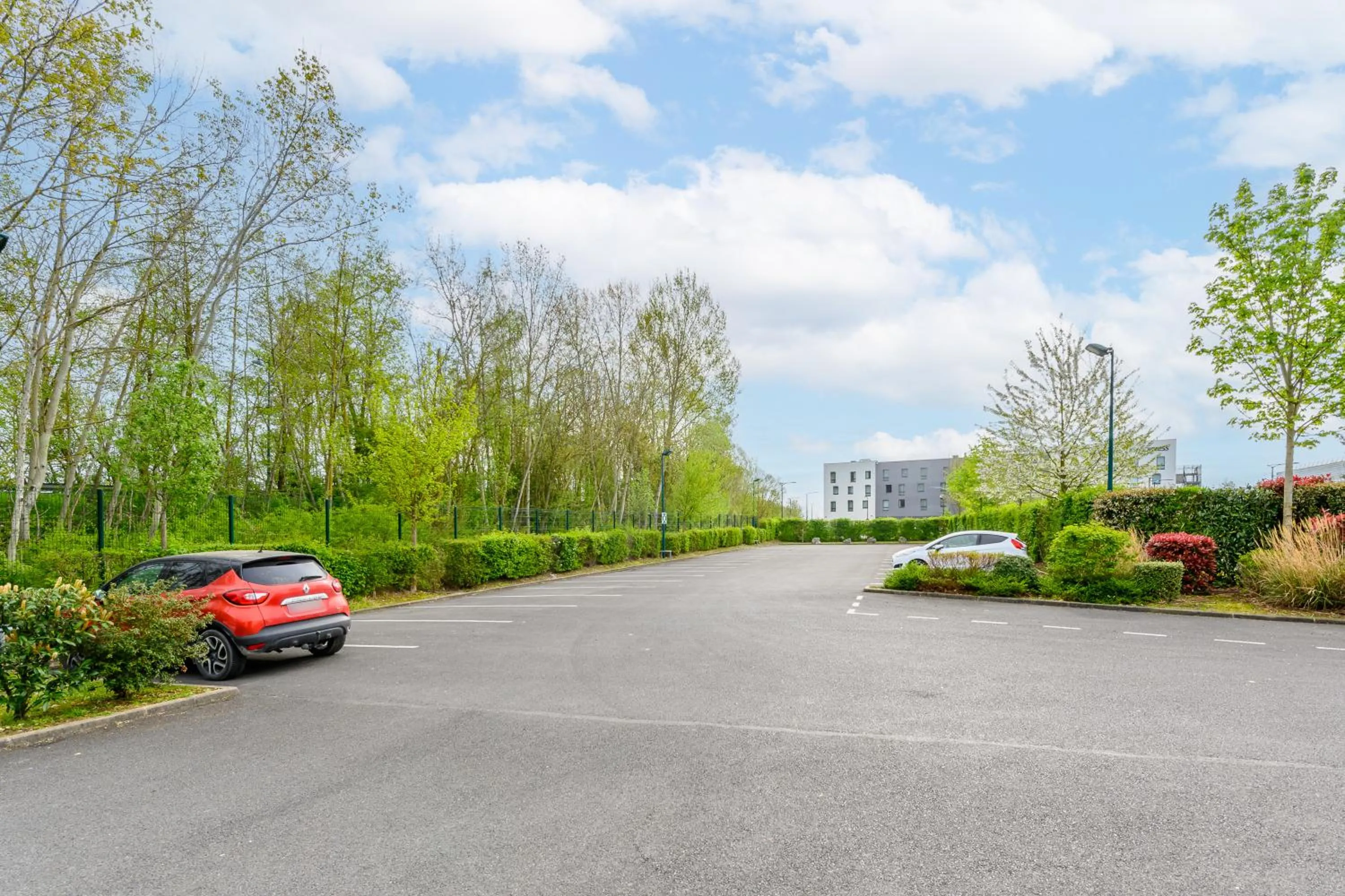 Parking in Ace Hôtel Paris Marne La Vallée
