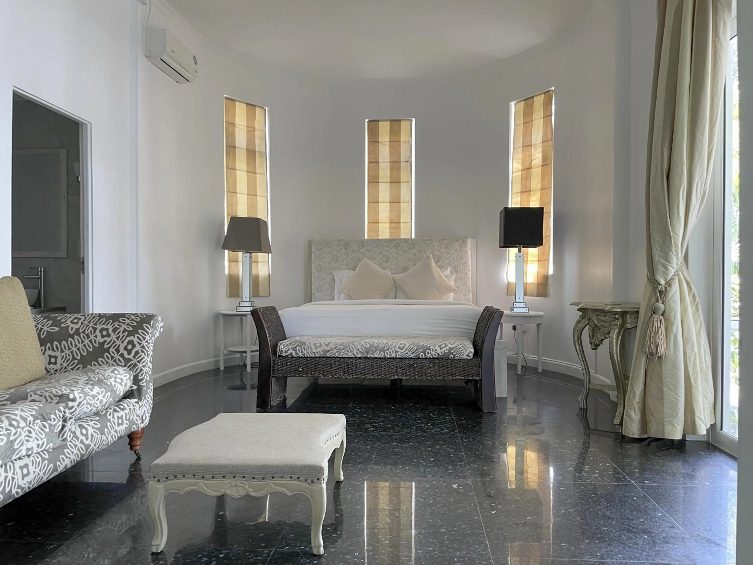 Bed in Chateau Elysium