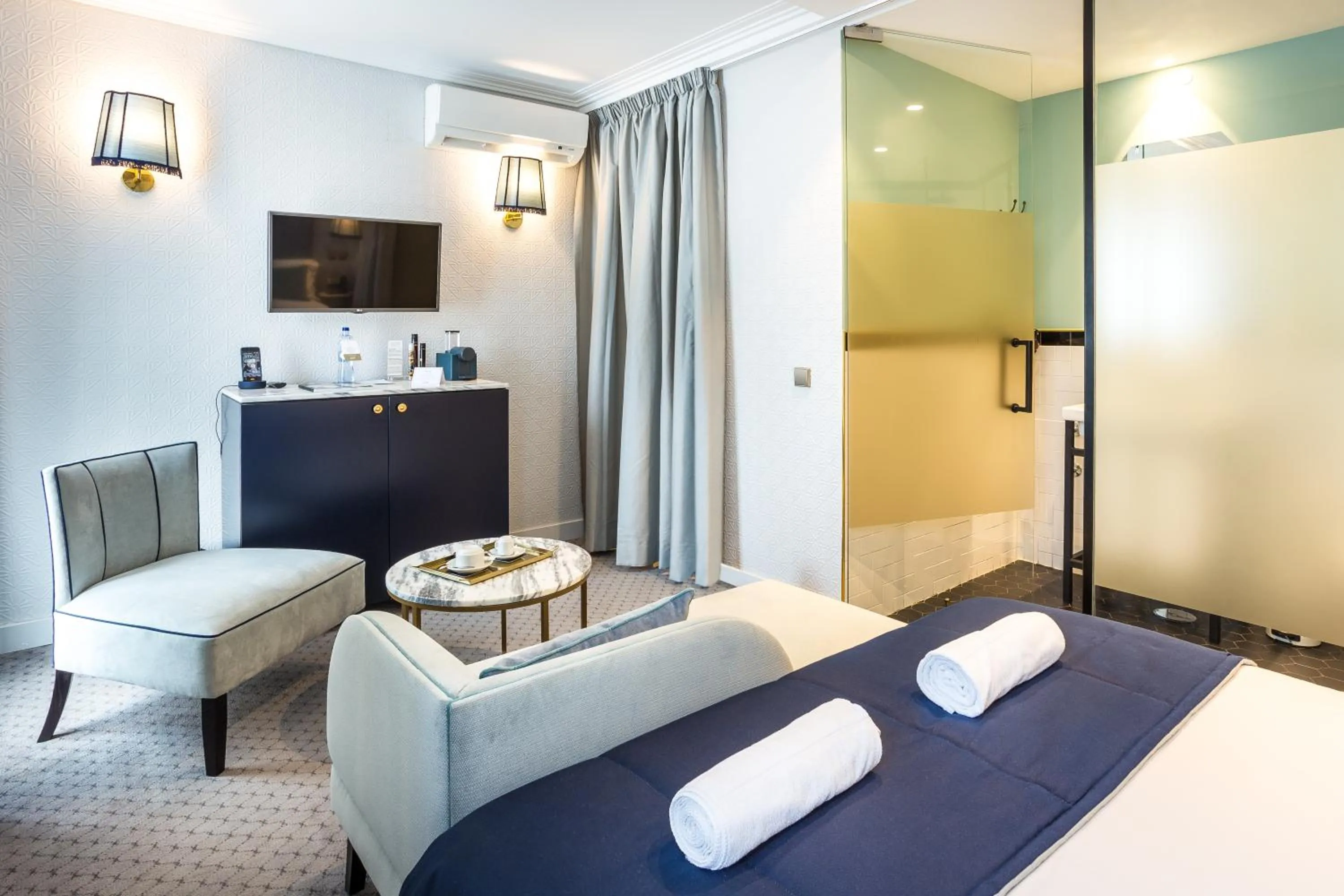 Bathroom, Bed in The Lift Boutique Hotel by RIDAN Hotels