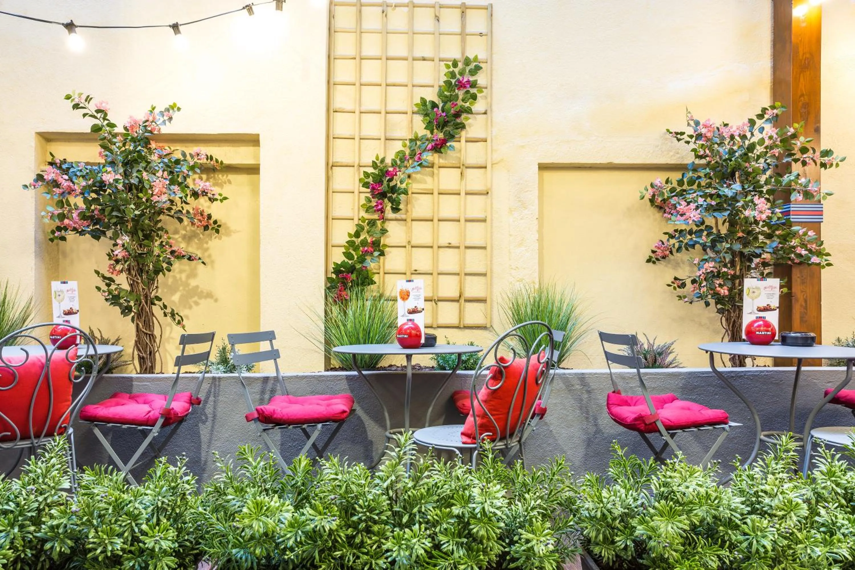 Restaurant/places to eat in The Lift Boutique Hotel by RIDAN Hotels