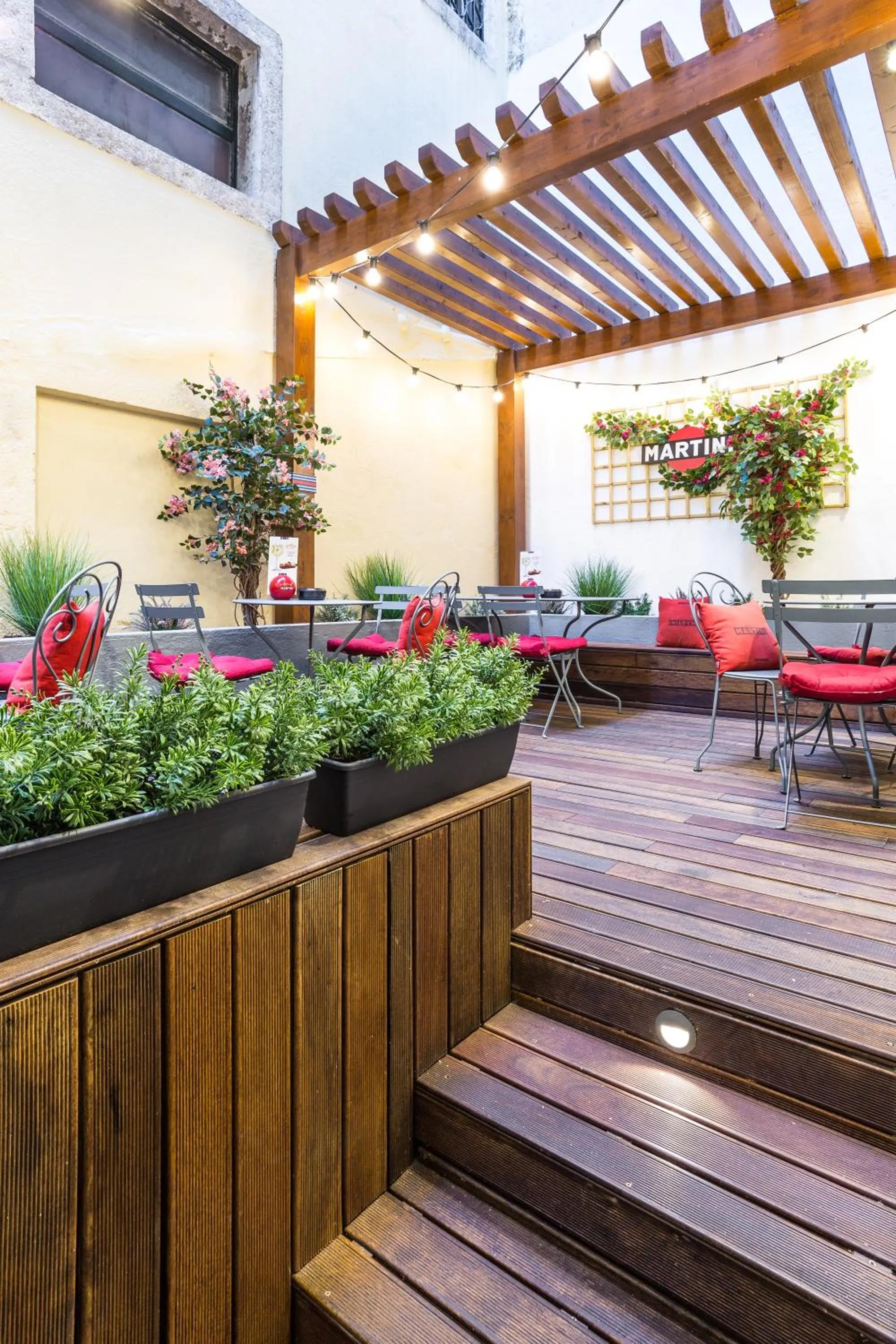 Restaurant/places to eat in The Lift Boutique Hotel by RIDAN Hotels