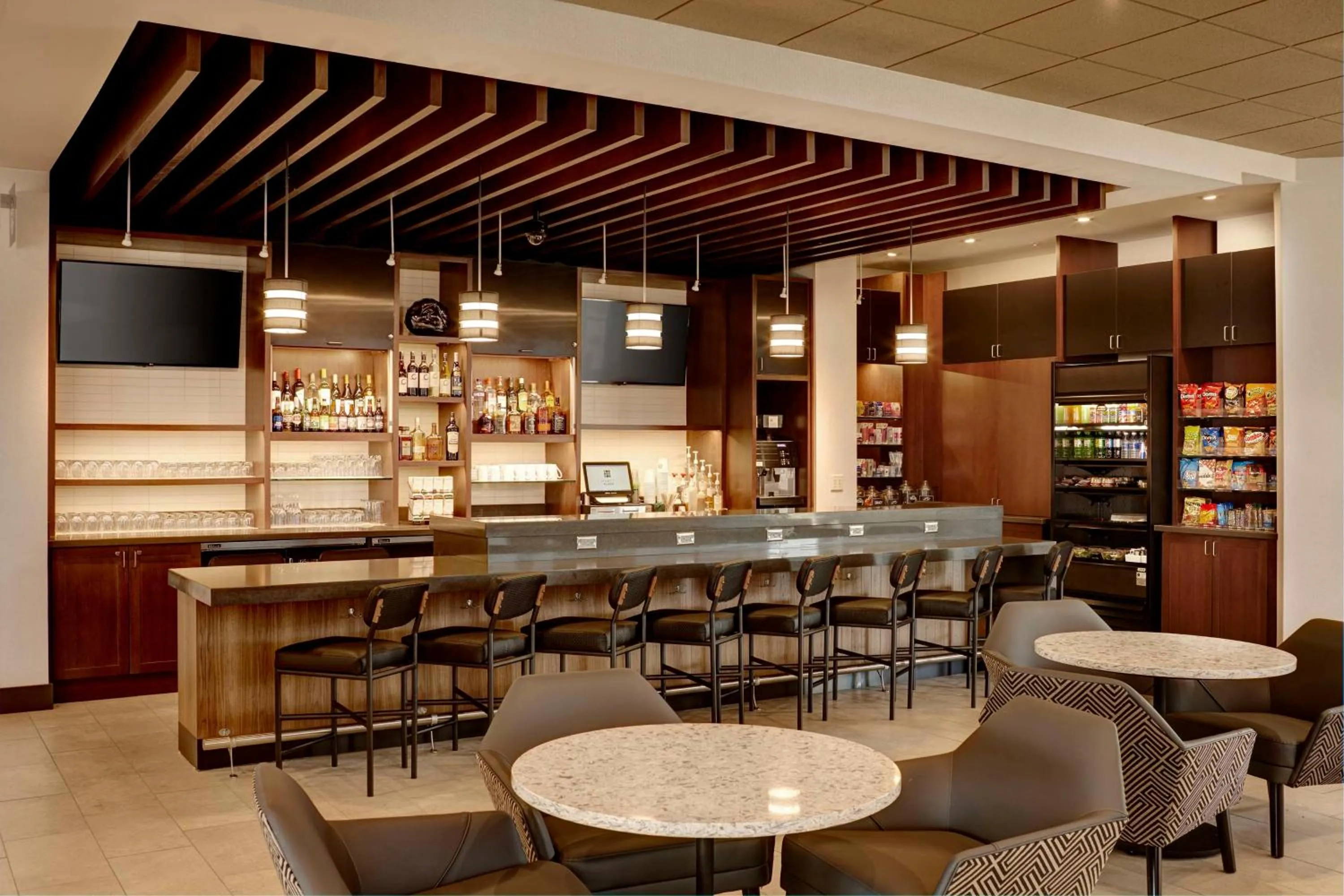 Lounge or bar in Hyatt Place Madison/Verona