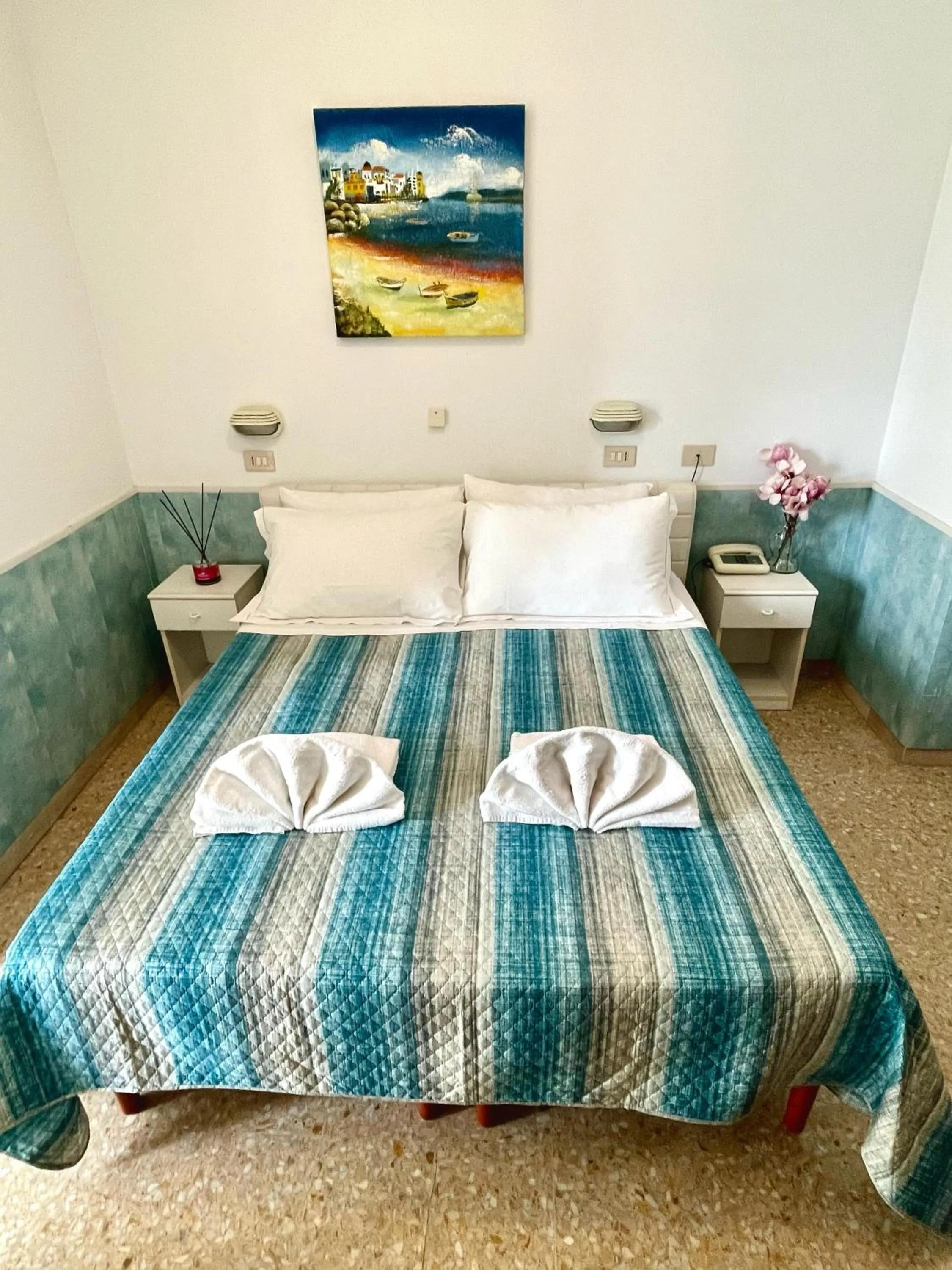 Bedroom, Bed in Hotel Crystal NUOVA GESTIONE 2025