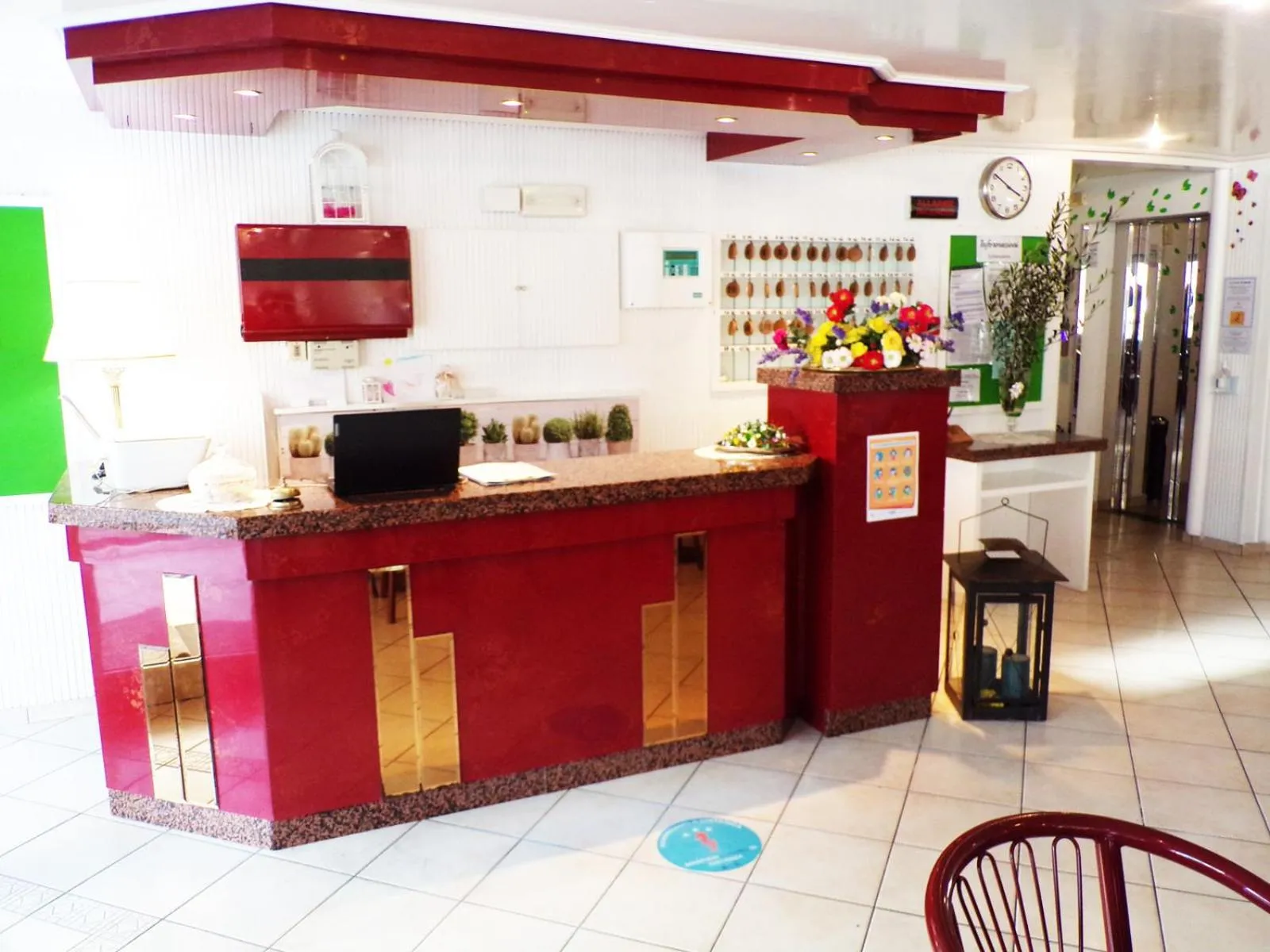 Lobby or reception in Hotel Crystal NUOVA GESTIONE 2025