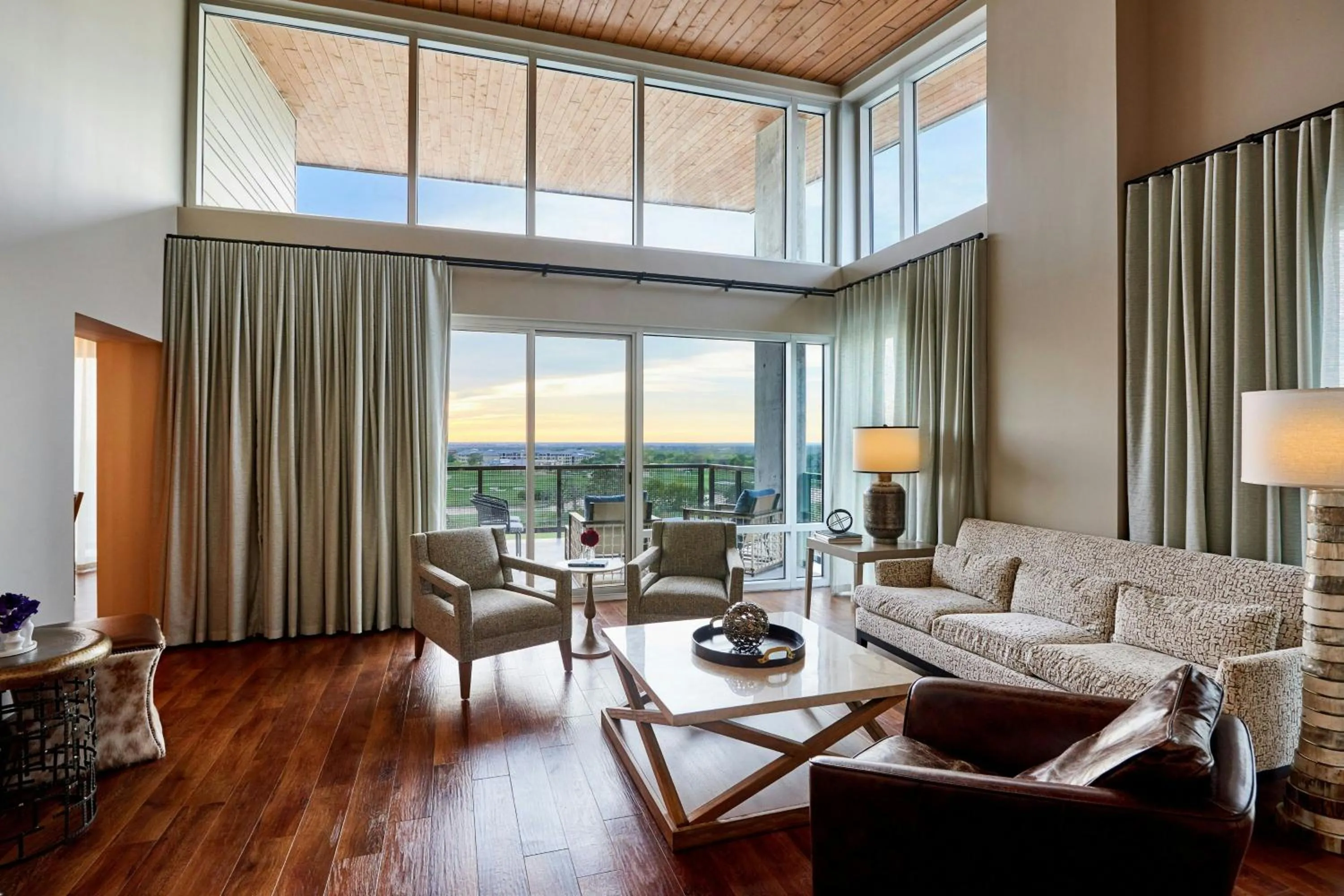 Living room in The Stella Hotel, Autograph Collection