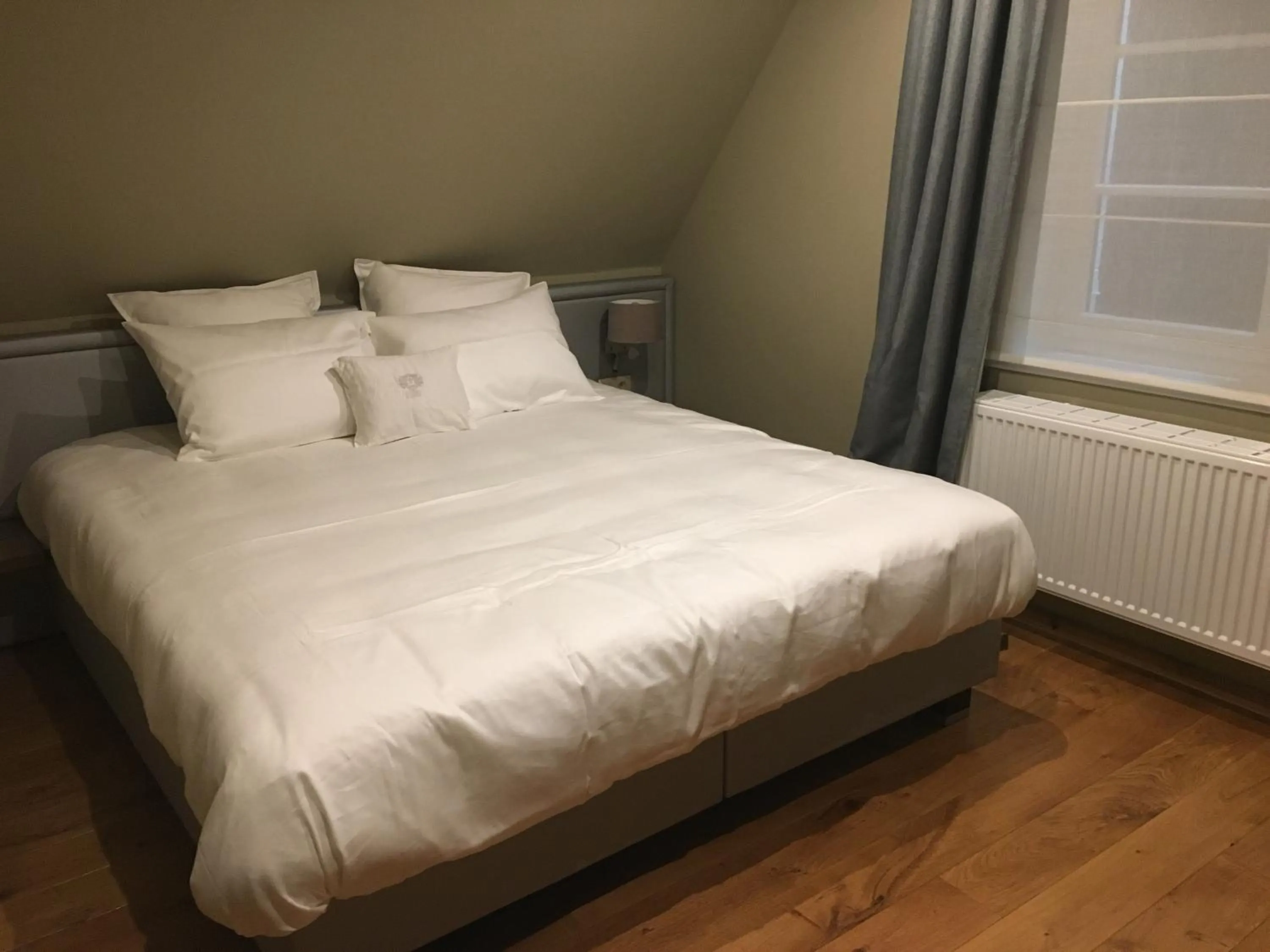 Photo of the whole room, Bed in De Gouden Klokke