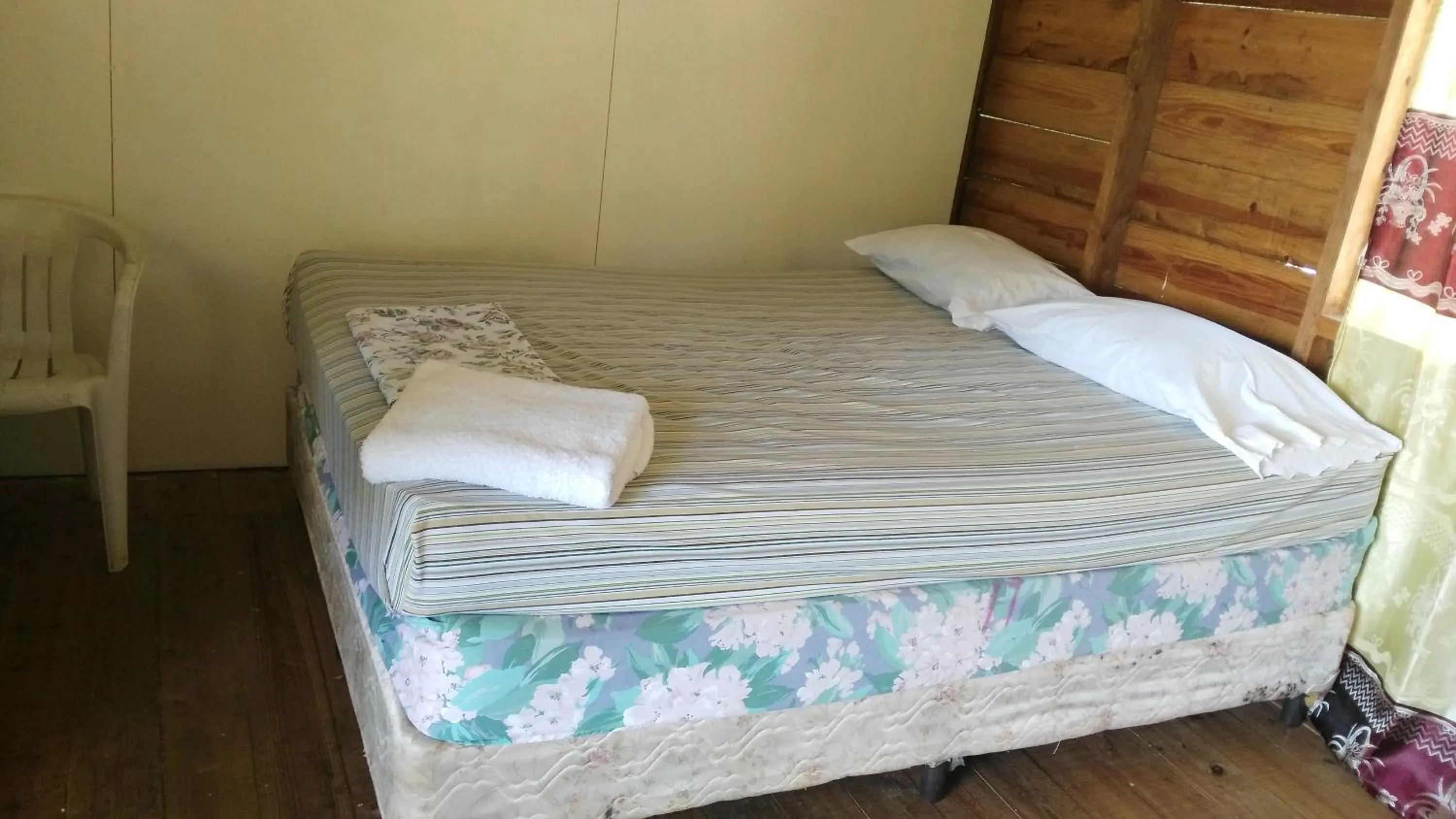 Property building, Bed in Corn Island Hostal ALAL SUITE