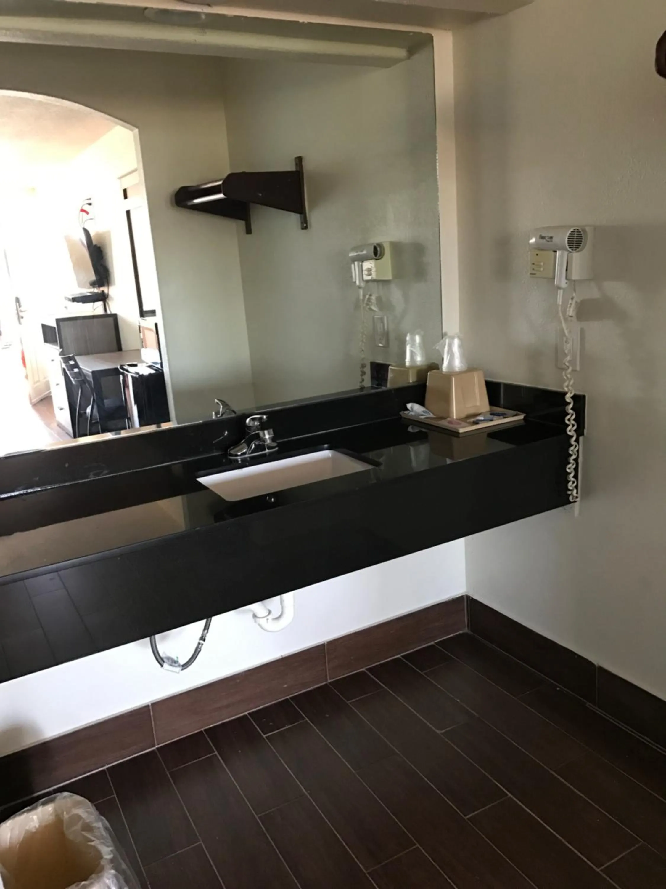 Bathroom in Moonlight Inn & Suites