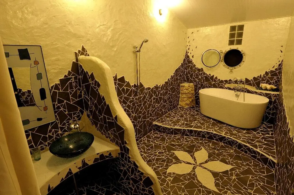 Shower in Taketomijima Akaneya