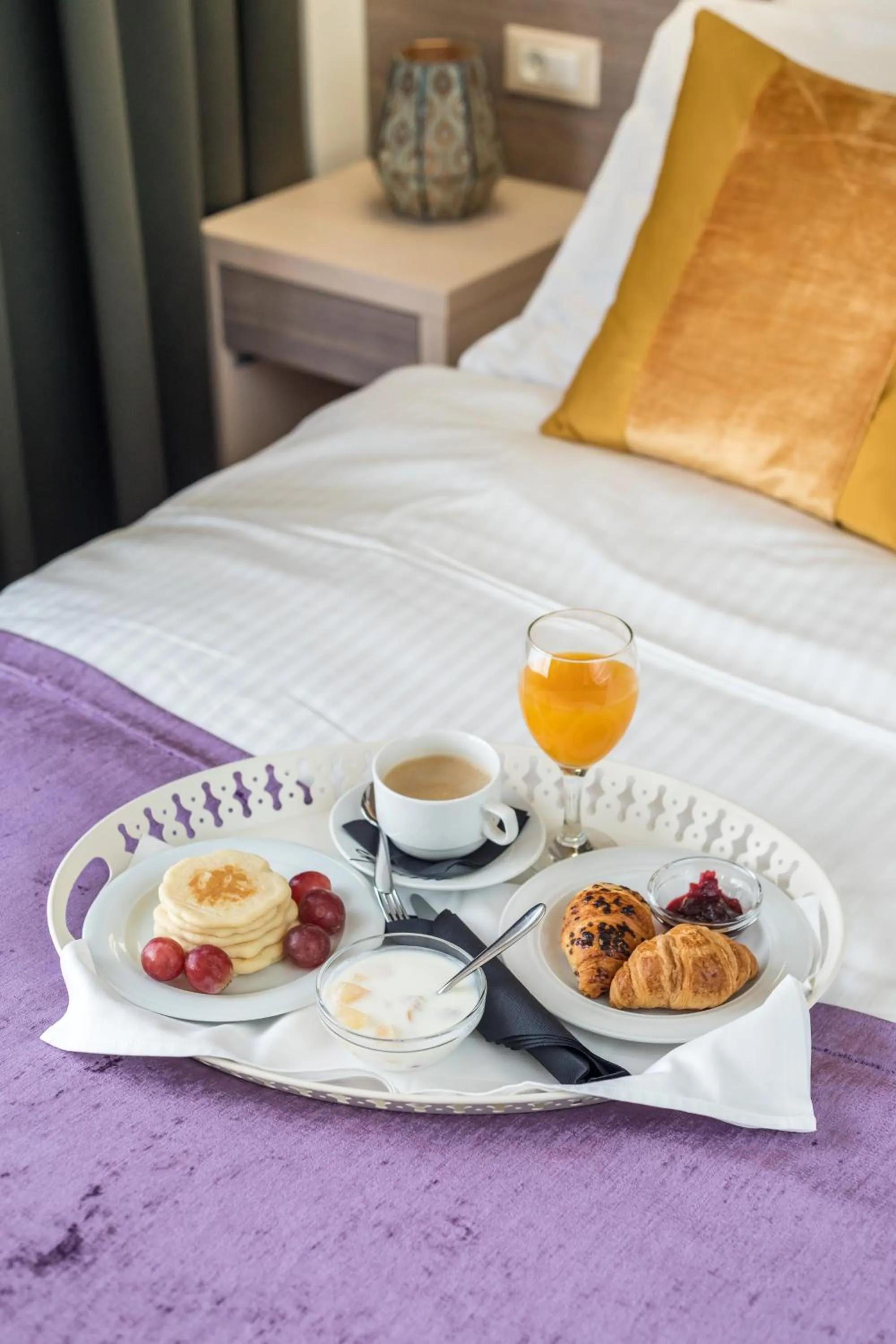 Decorative detail, Bed in Hotel Mondo