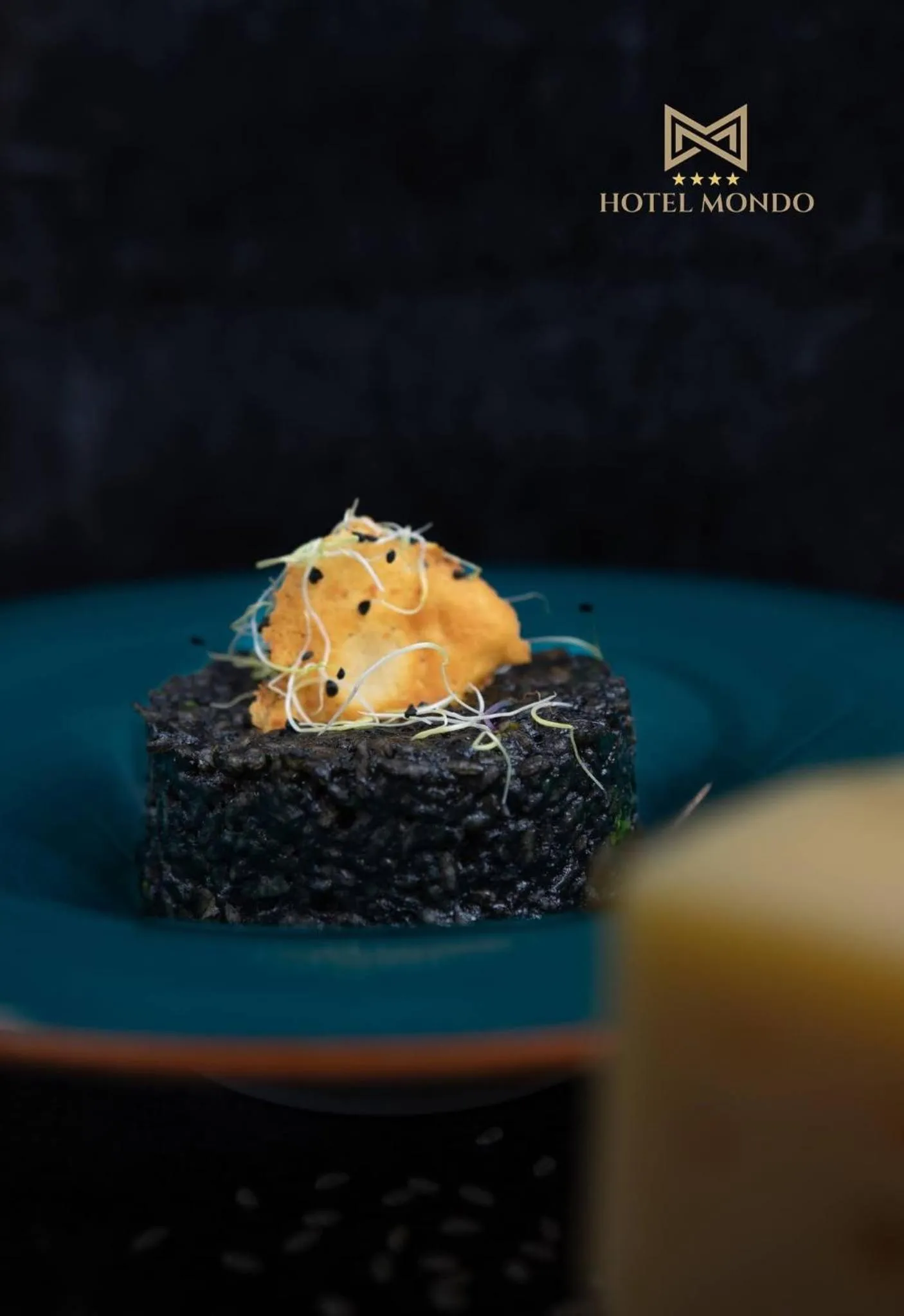 Restaurant/places to eat in Hotel Mondo