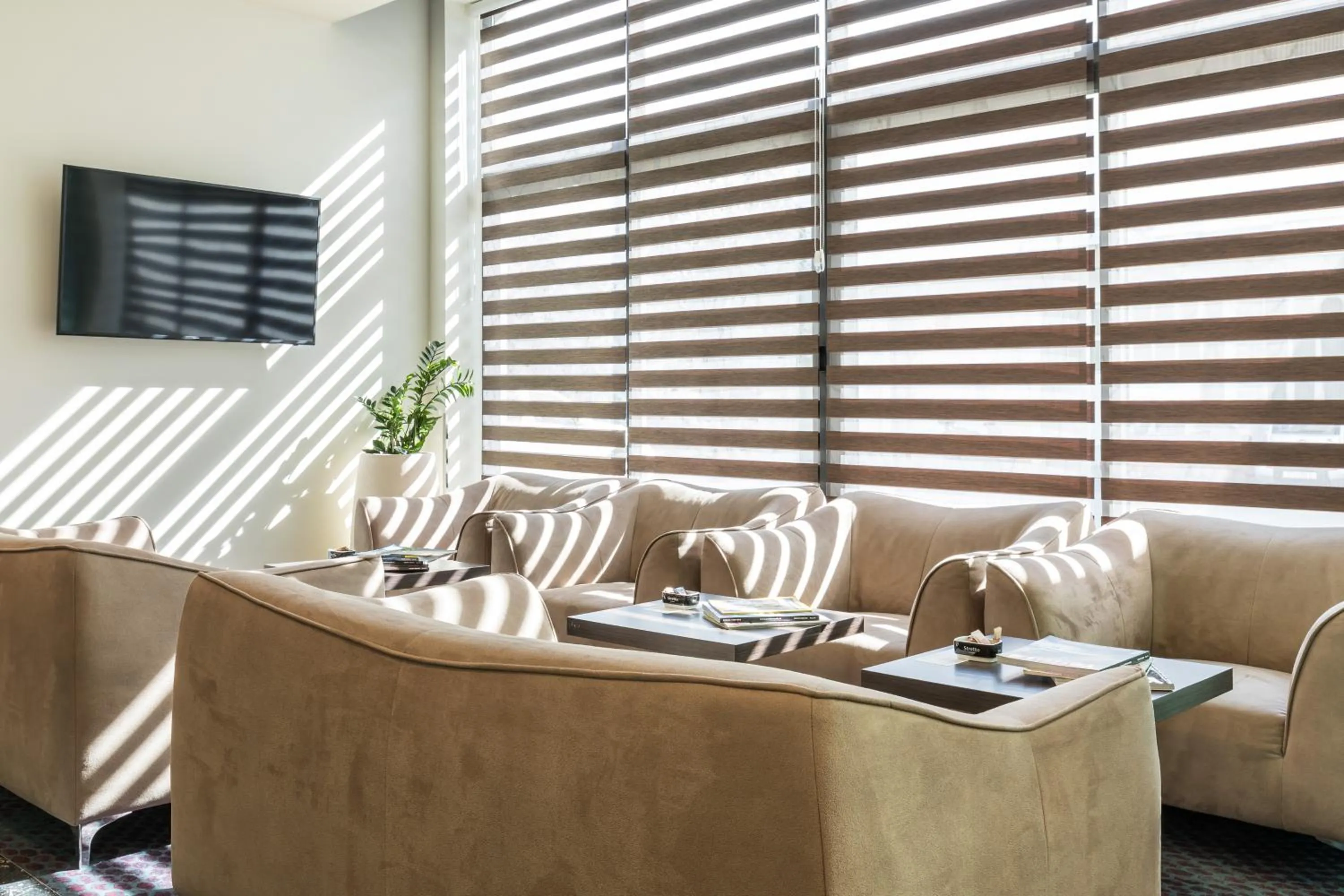 Property building in Hotel Mondo