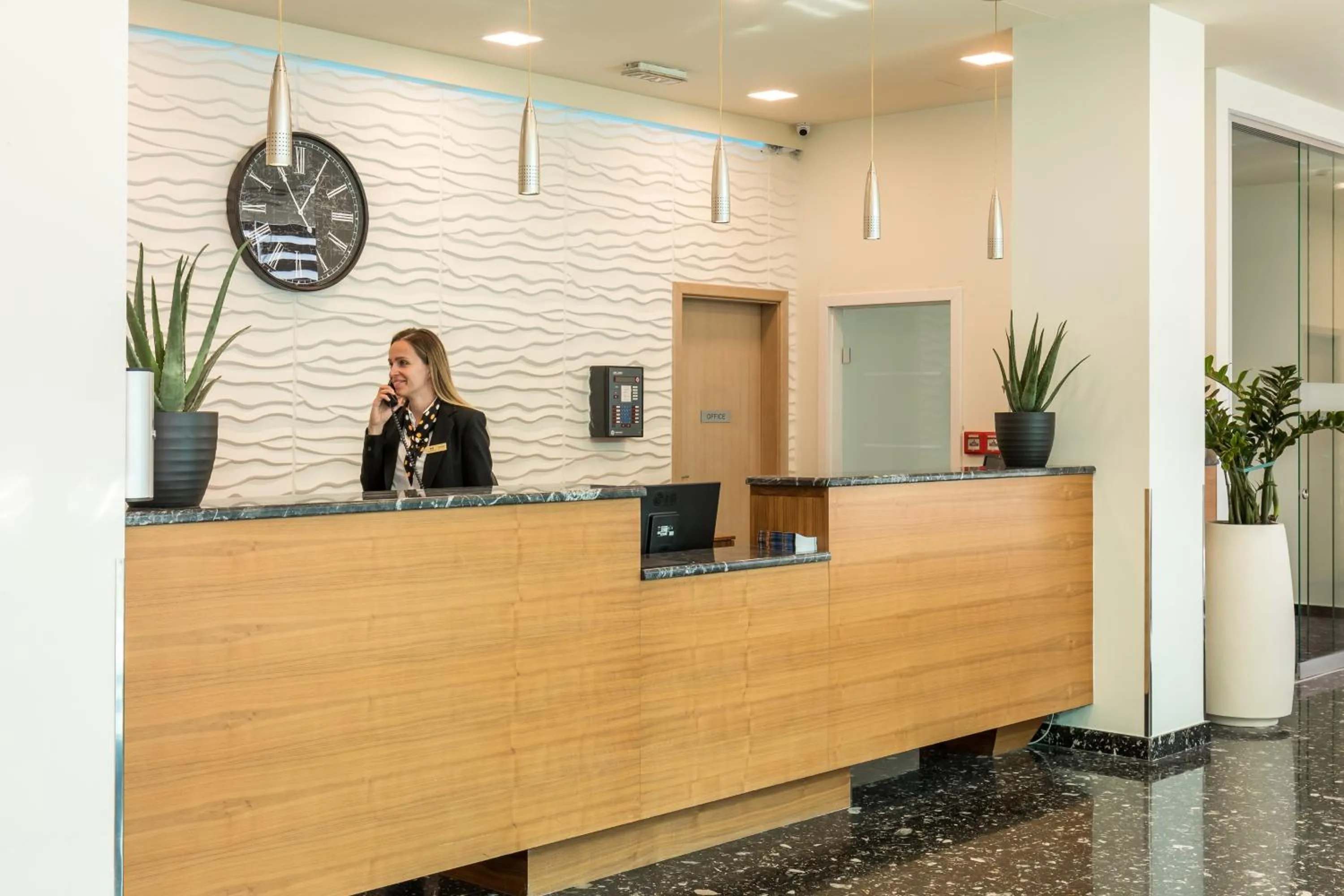 Property building in Hotel Mondo