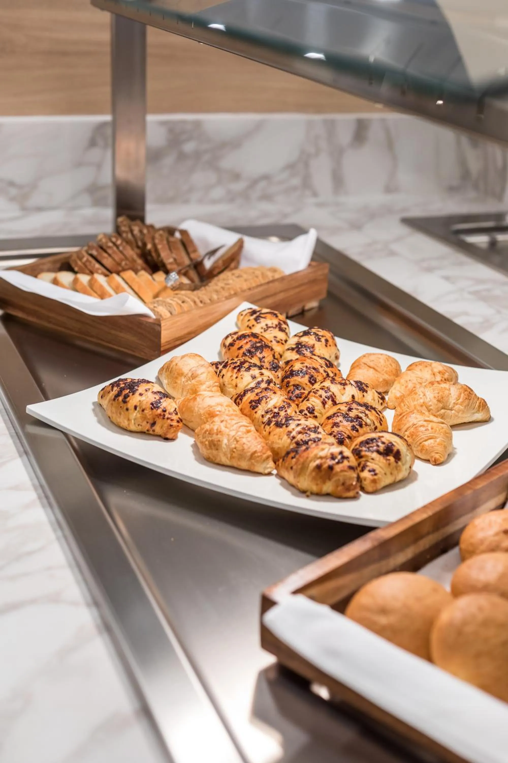 Restaurant/places to eat in Hotel Mondo