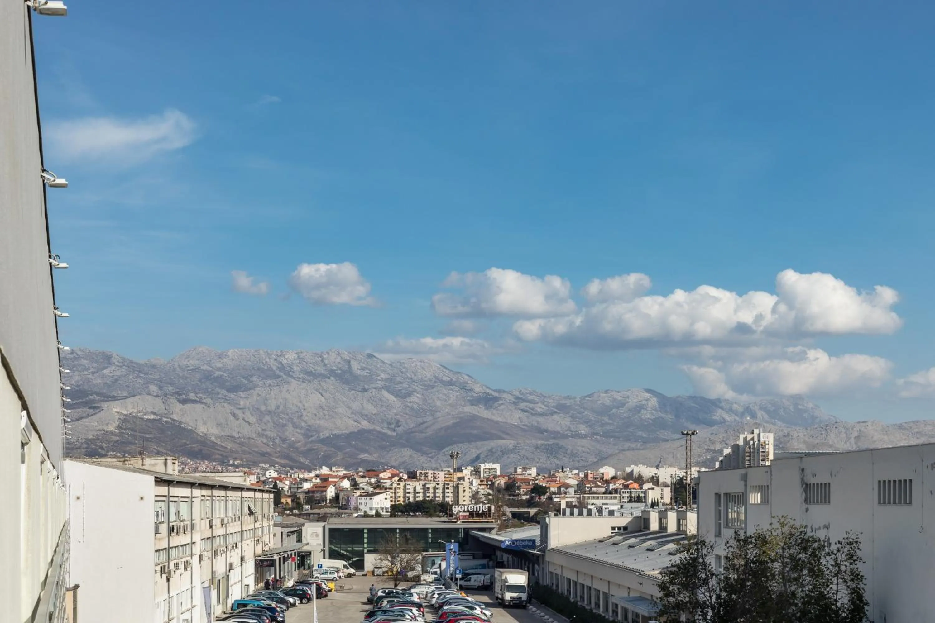 Neighbourhood in Hotel Mondo