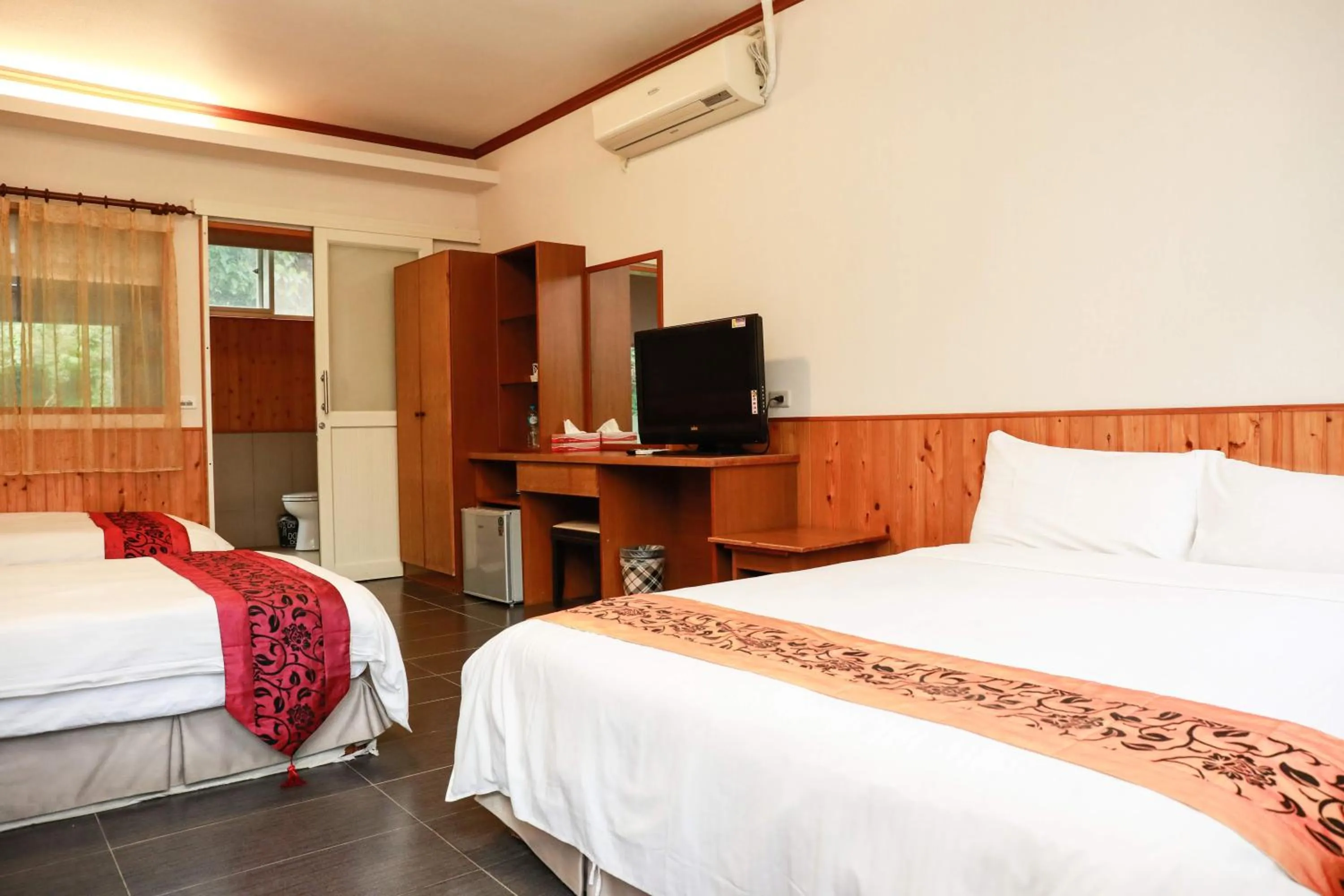 Bed in Hoya Spa Hotel