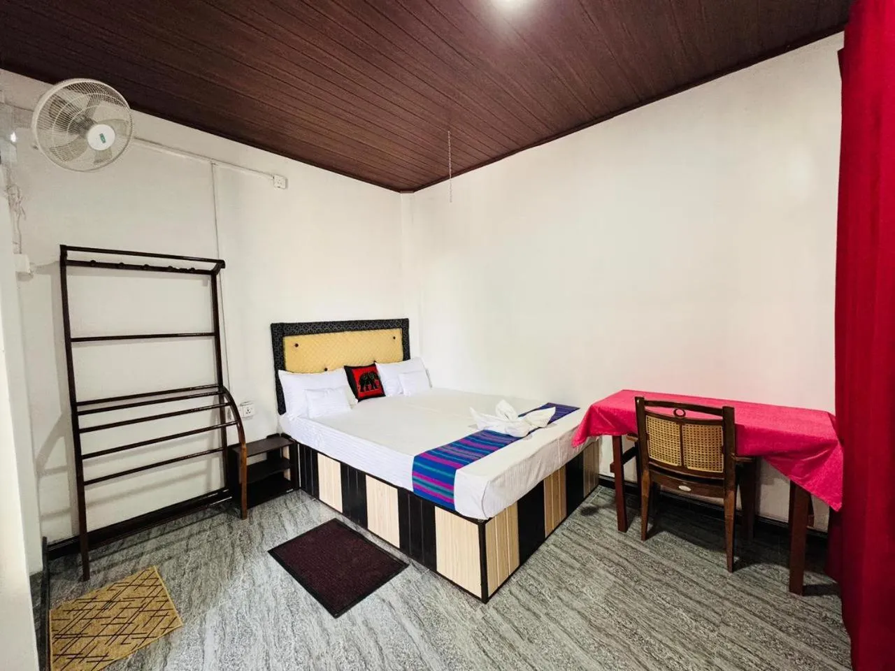 Bed in Dambulla Tourist Resort