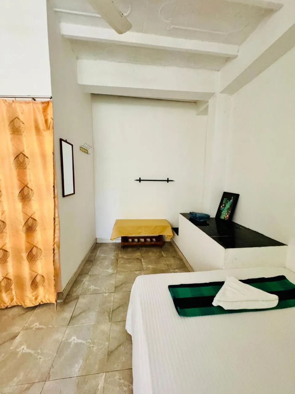 Bed in Dambulla Tourist Resort