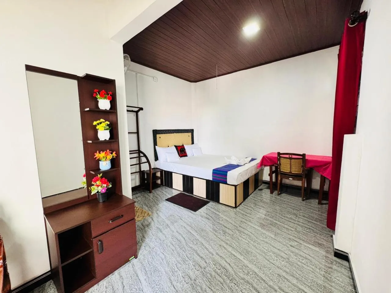 Bed in Dambulla Tourist Resort