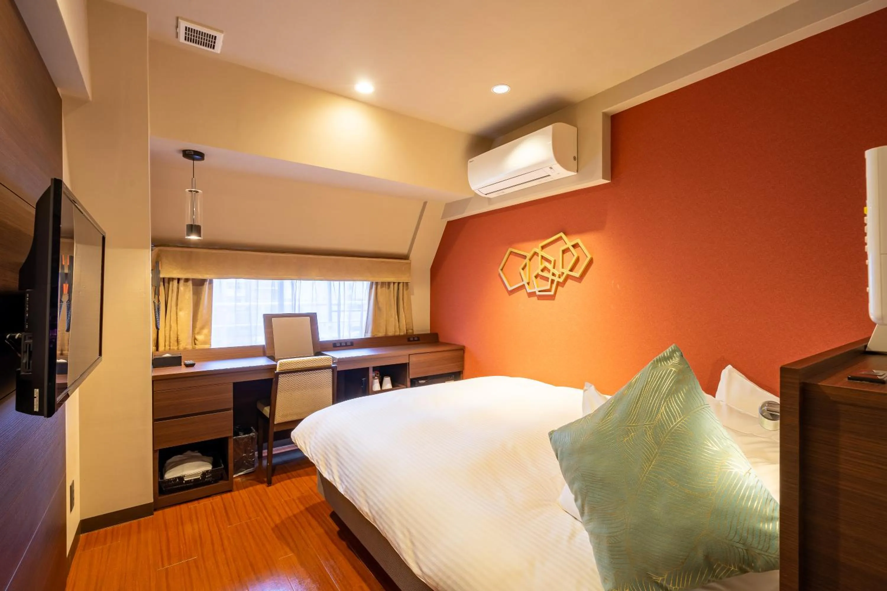 Bed in Red Roof Inn Kamata / Haneda Tokyo