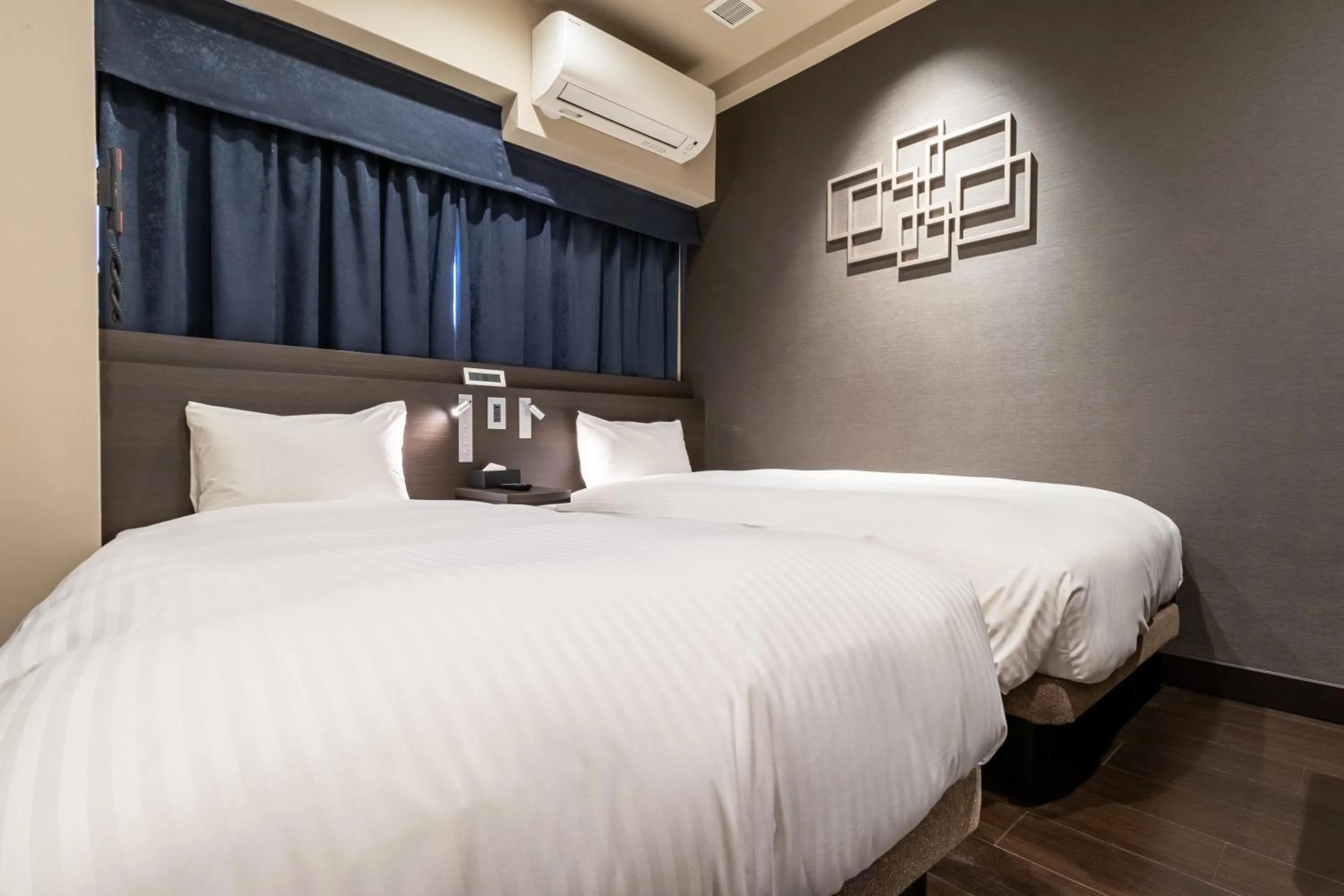 Bed in Red Roof Inn Kamata / Haneda Tokyo