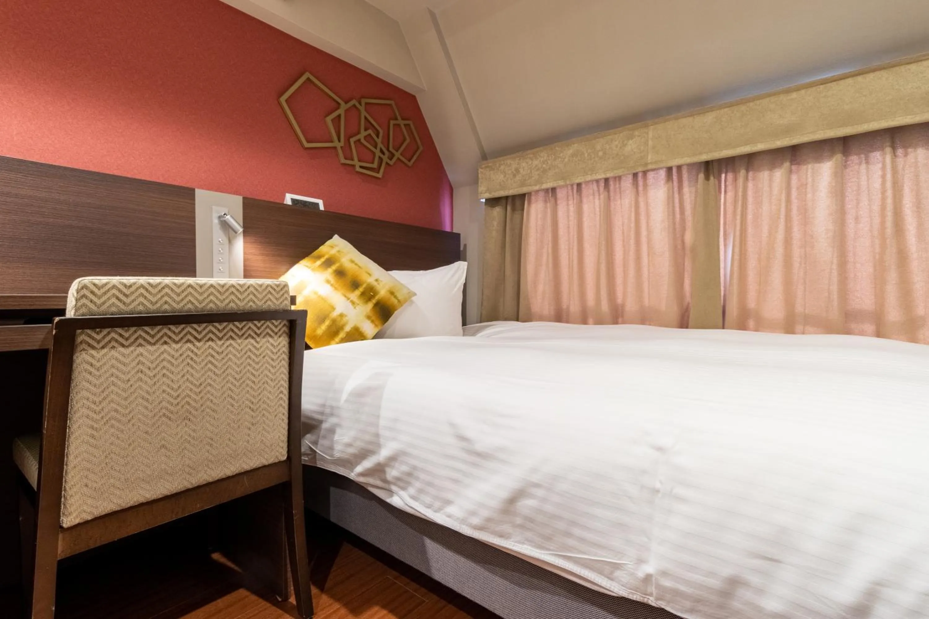 Bed in Red Roof Inn Kamata / Haneda Tokyo