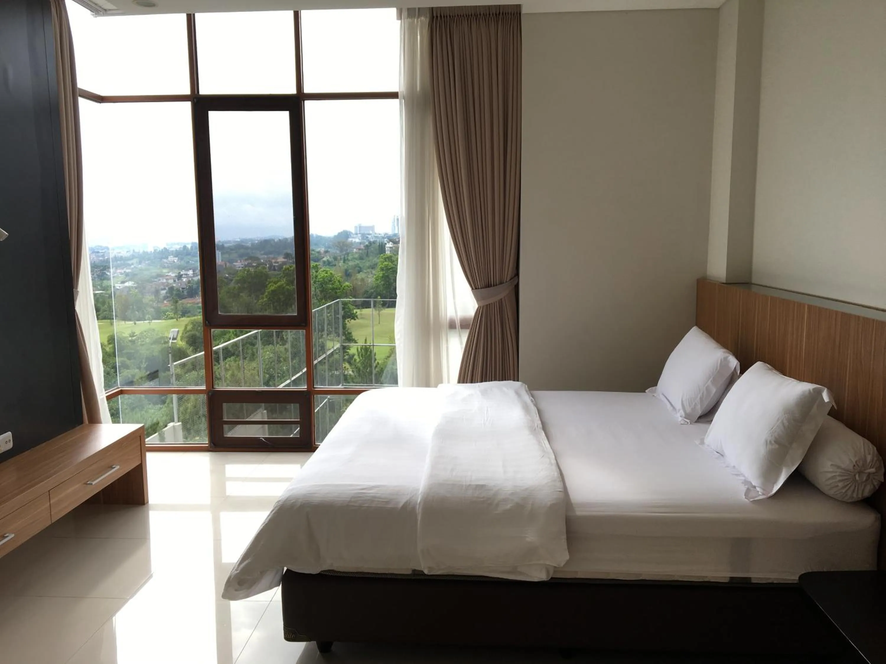 Bedroom, Bed in Roemah Asri Villa - Resor Dago Pakar