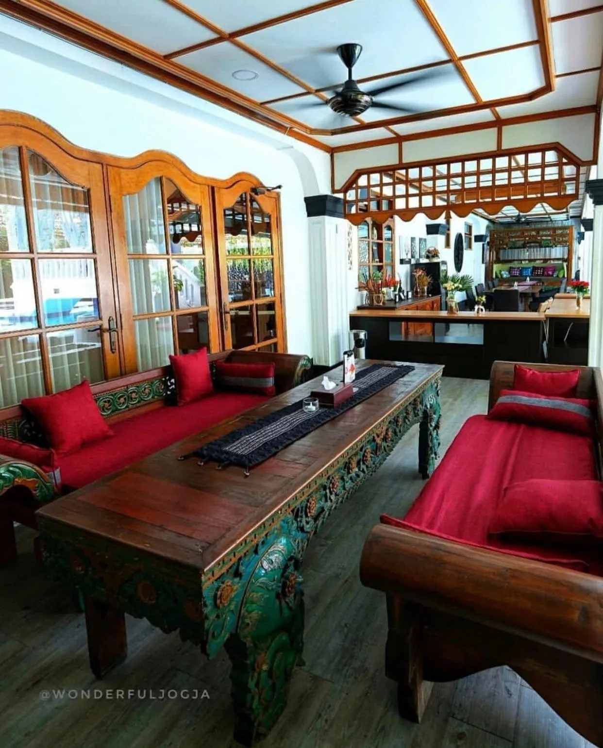 Raintree Boutique Villa & Gallery