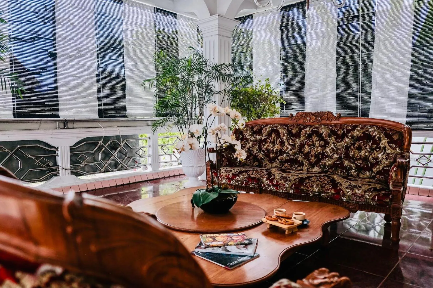 Raintree Boutique Villa & Gallery