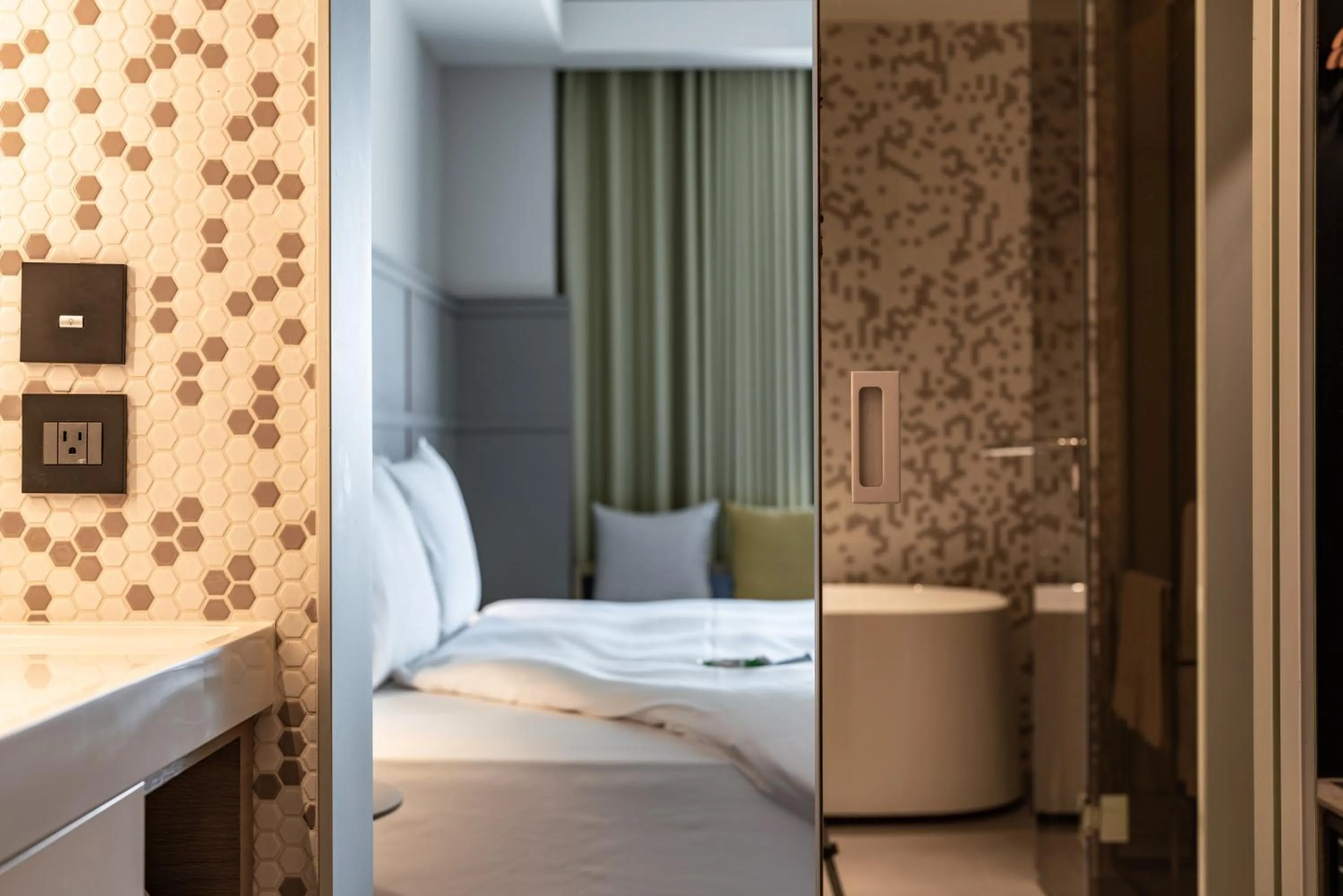 Photo of the whole room, Bed in Greet Inn