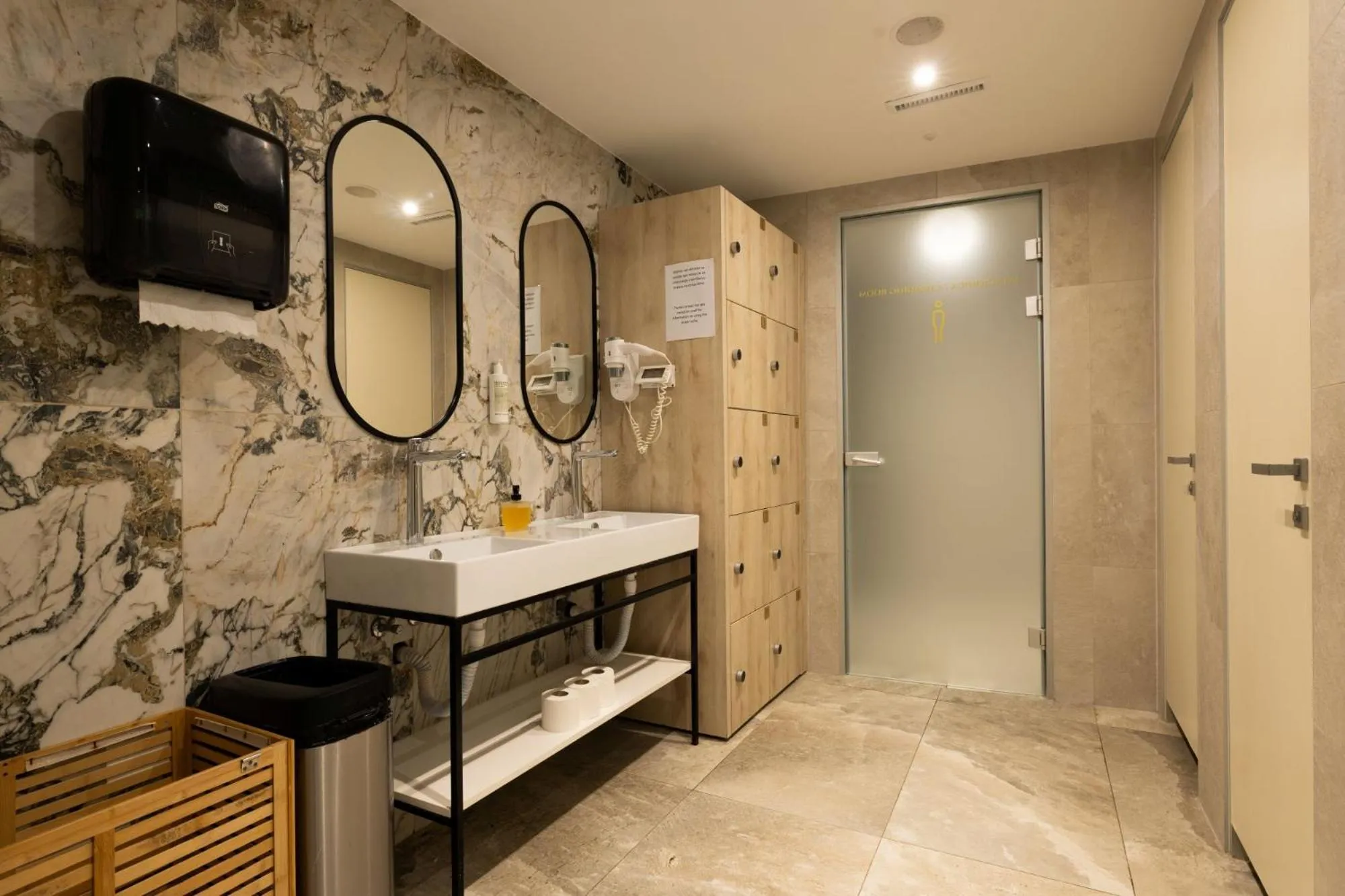 Shower in Royal Ariston Hotel