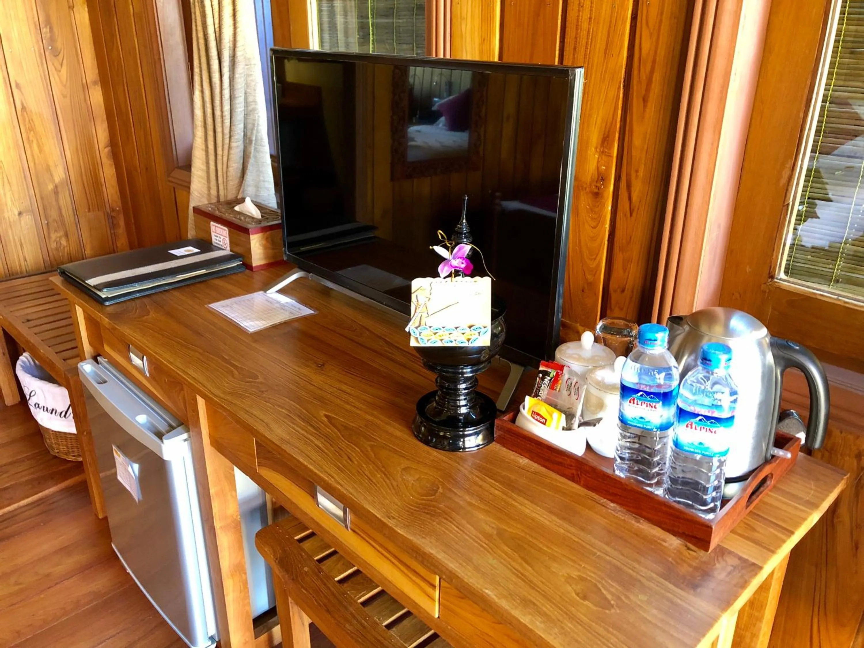 TV and multimedia in Inle Cottage Boutique Hotel