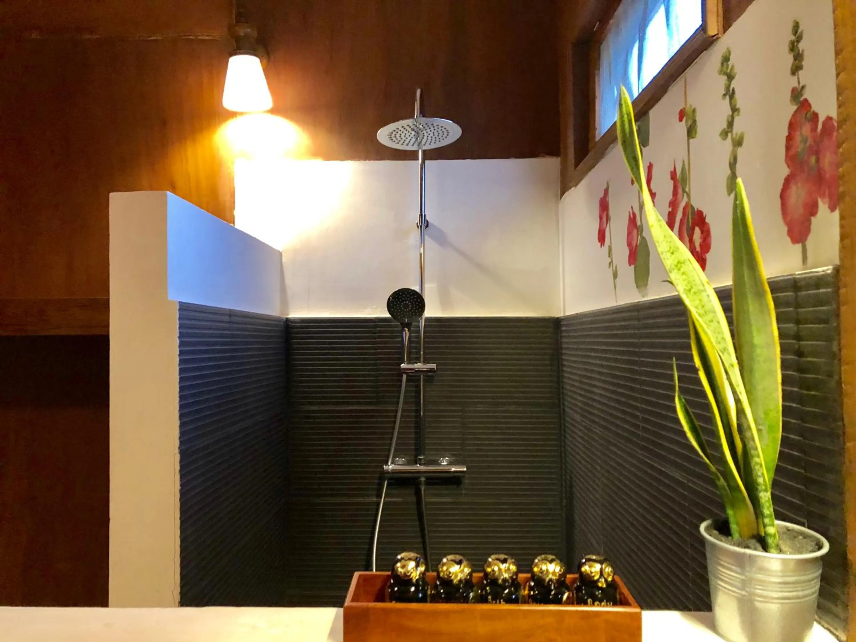 Bathroom in Inle Cottage Boutique Hotel