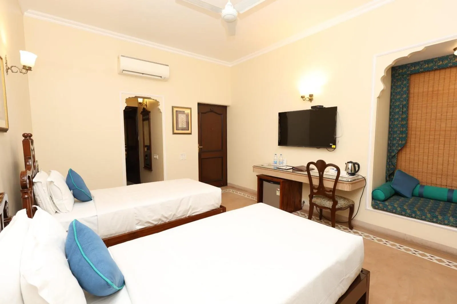 Bedroom, Bed in Heritage Resort Bikaner
