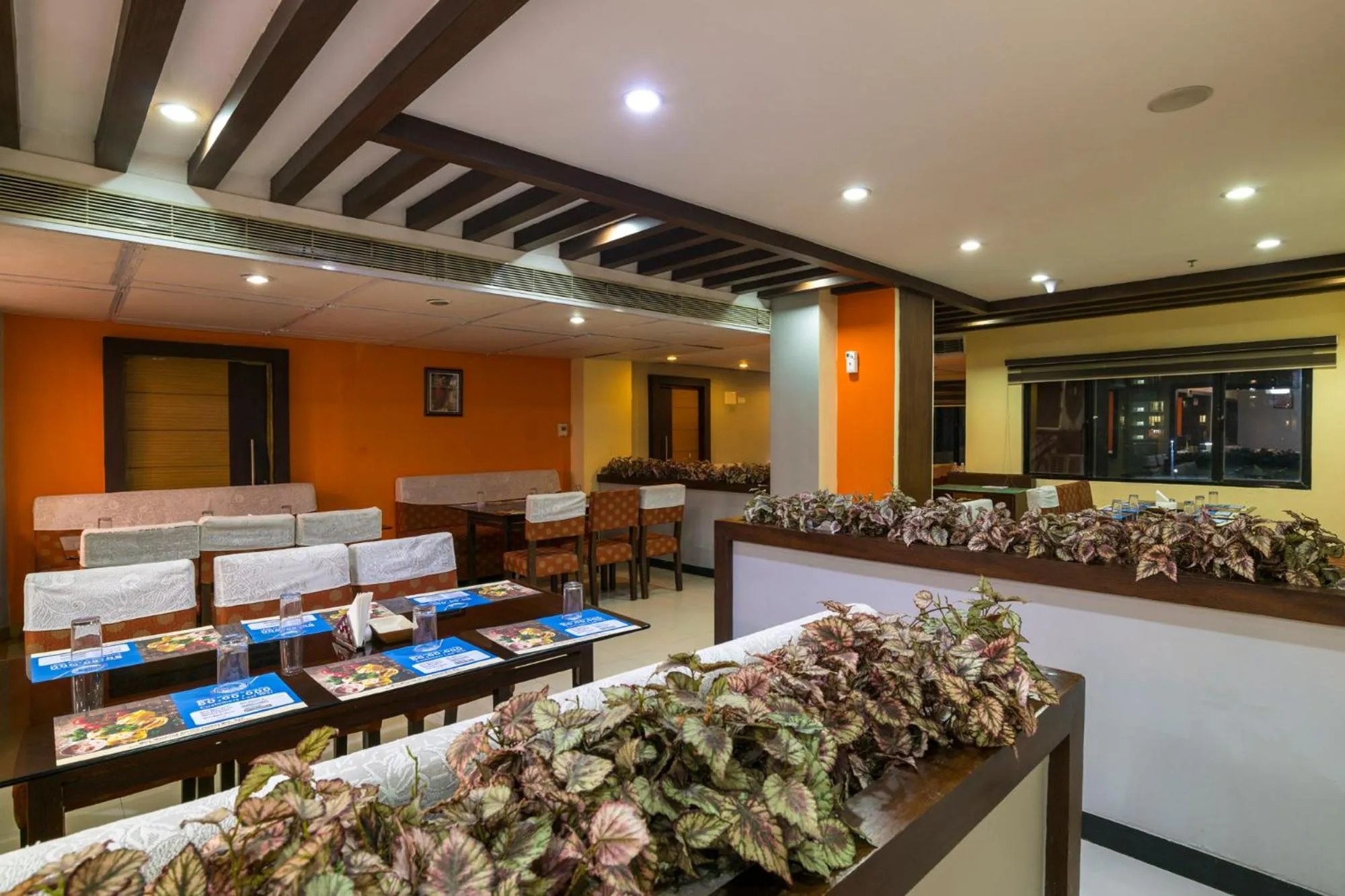 Restaurant/places to eat in IMA House