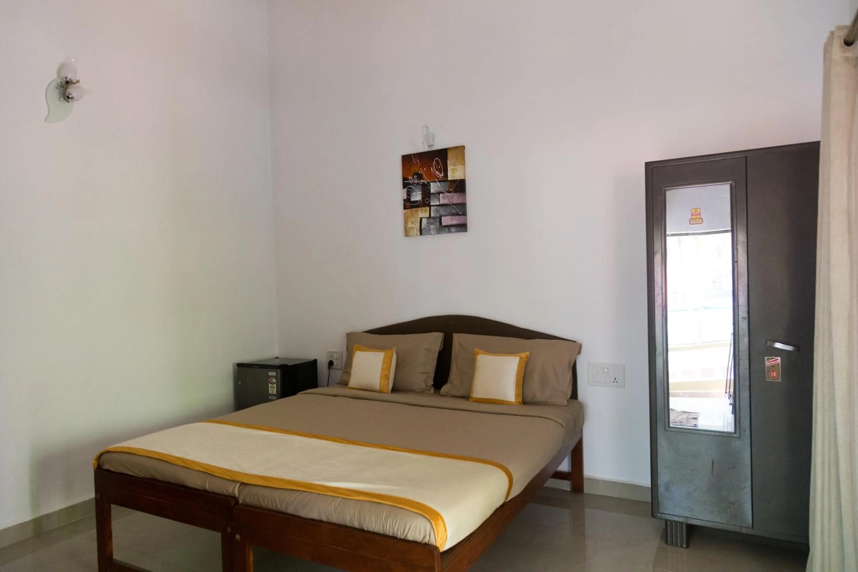 Bedroom, Bed in Hill Top Goa Lodge