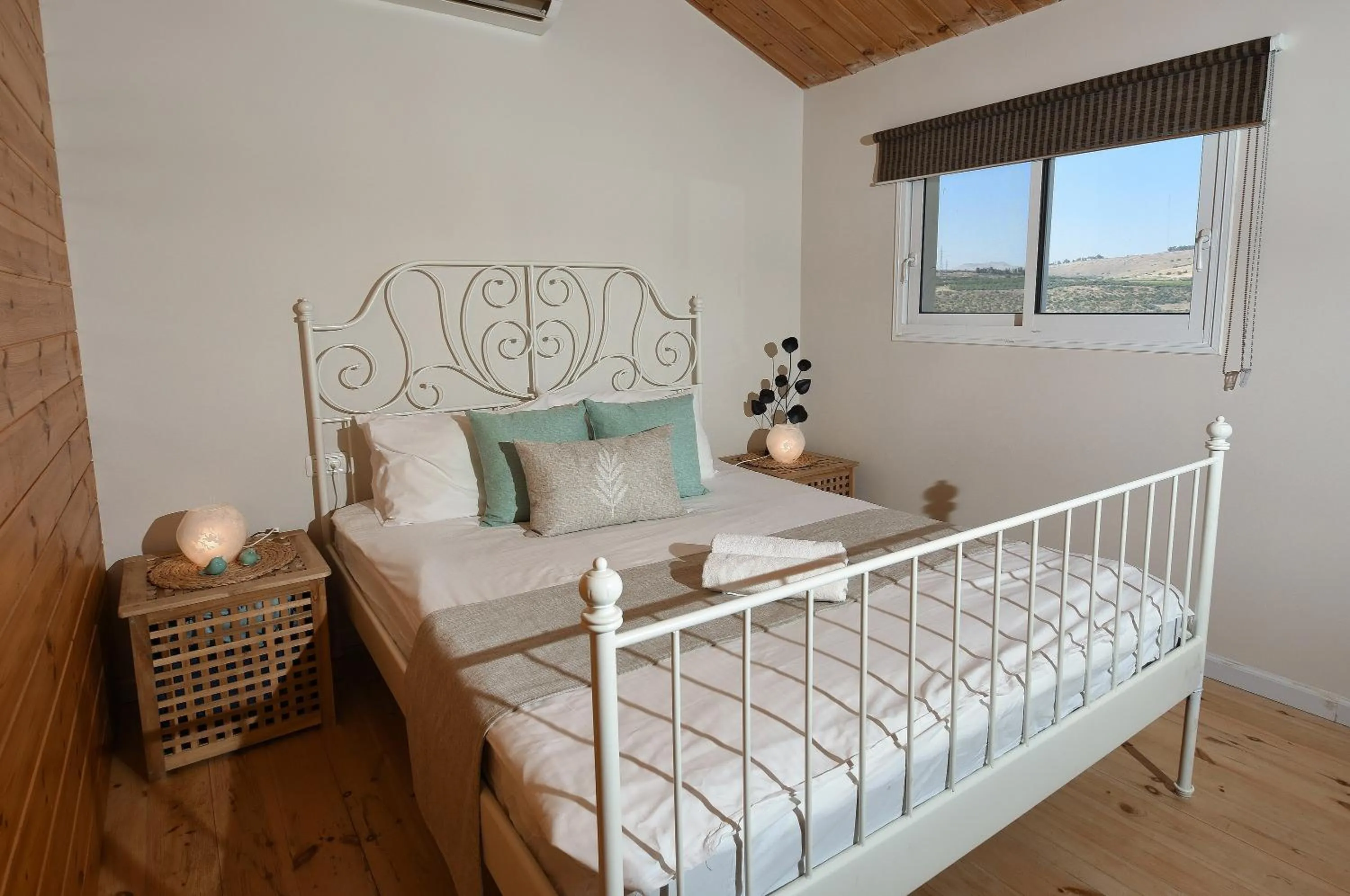 Bedroom, Bed in Agama