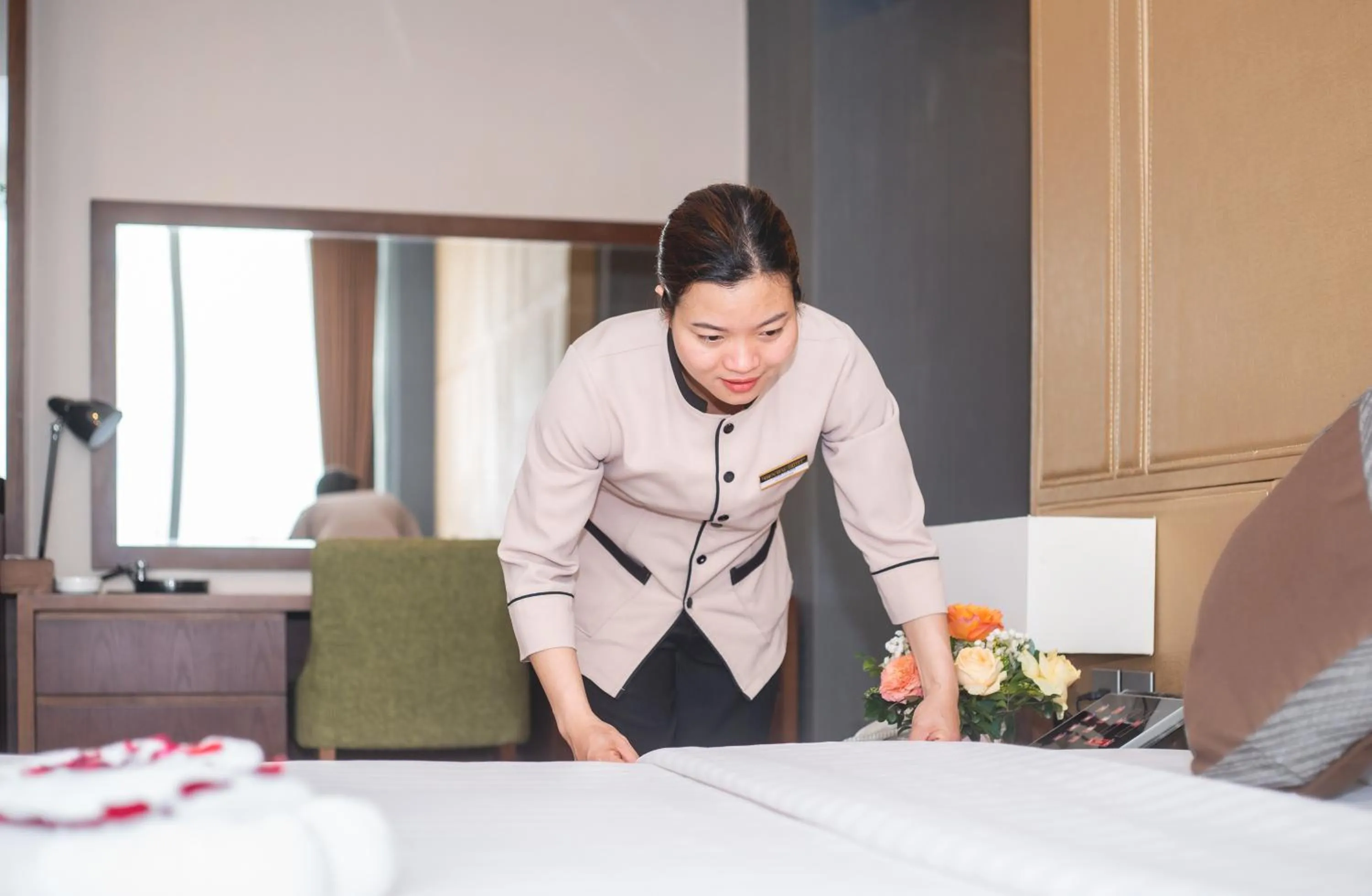 Staff, Bed in Bien Bac Hotel