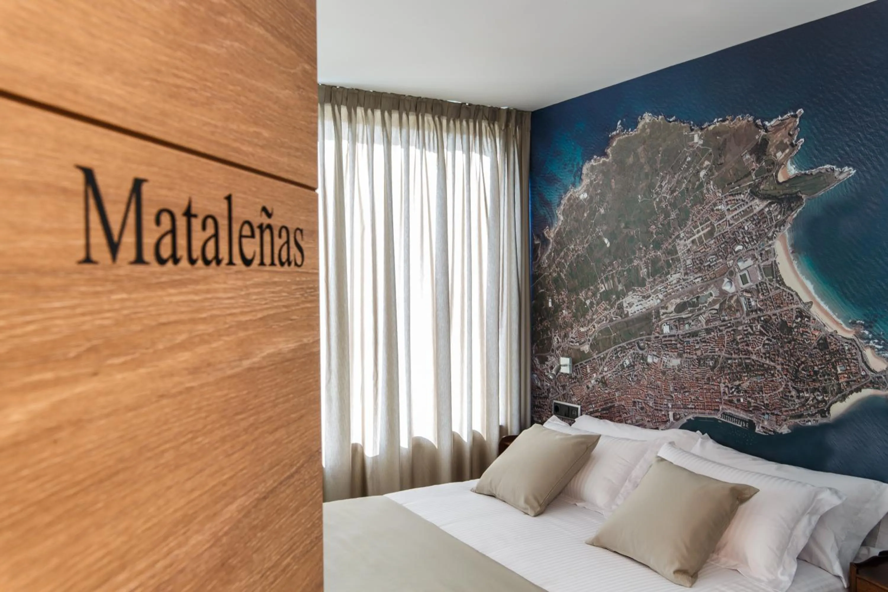 Bedroom, Bed in Suite Home Sardinero