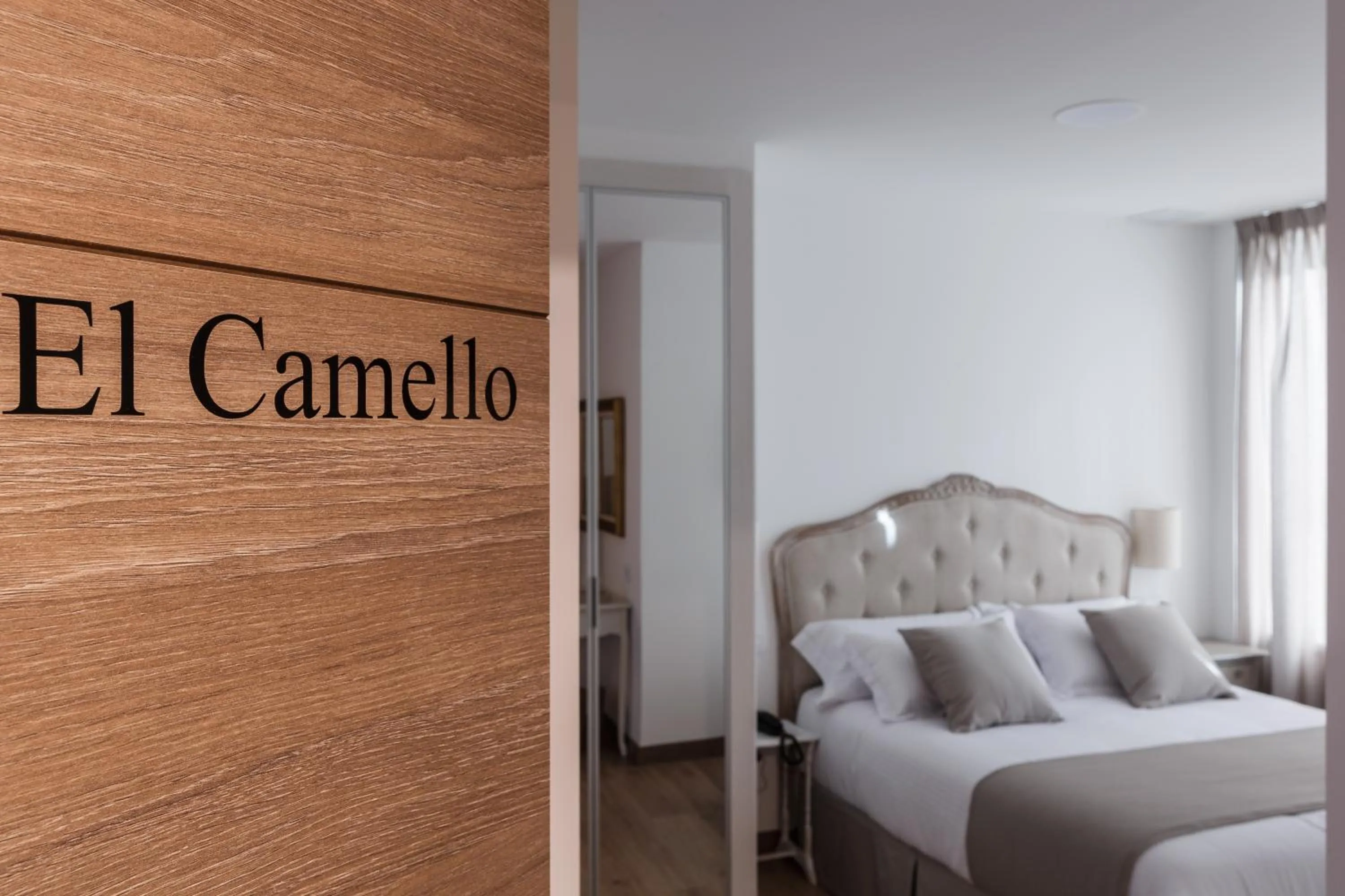 Bedroom, Bed in Suite Home Sardinero