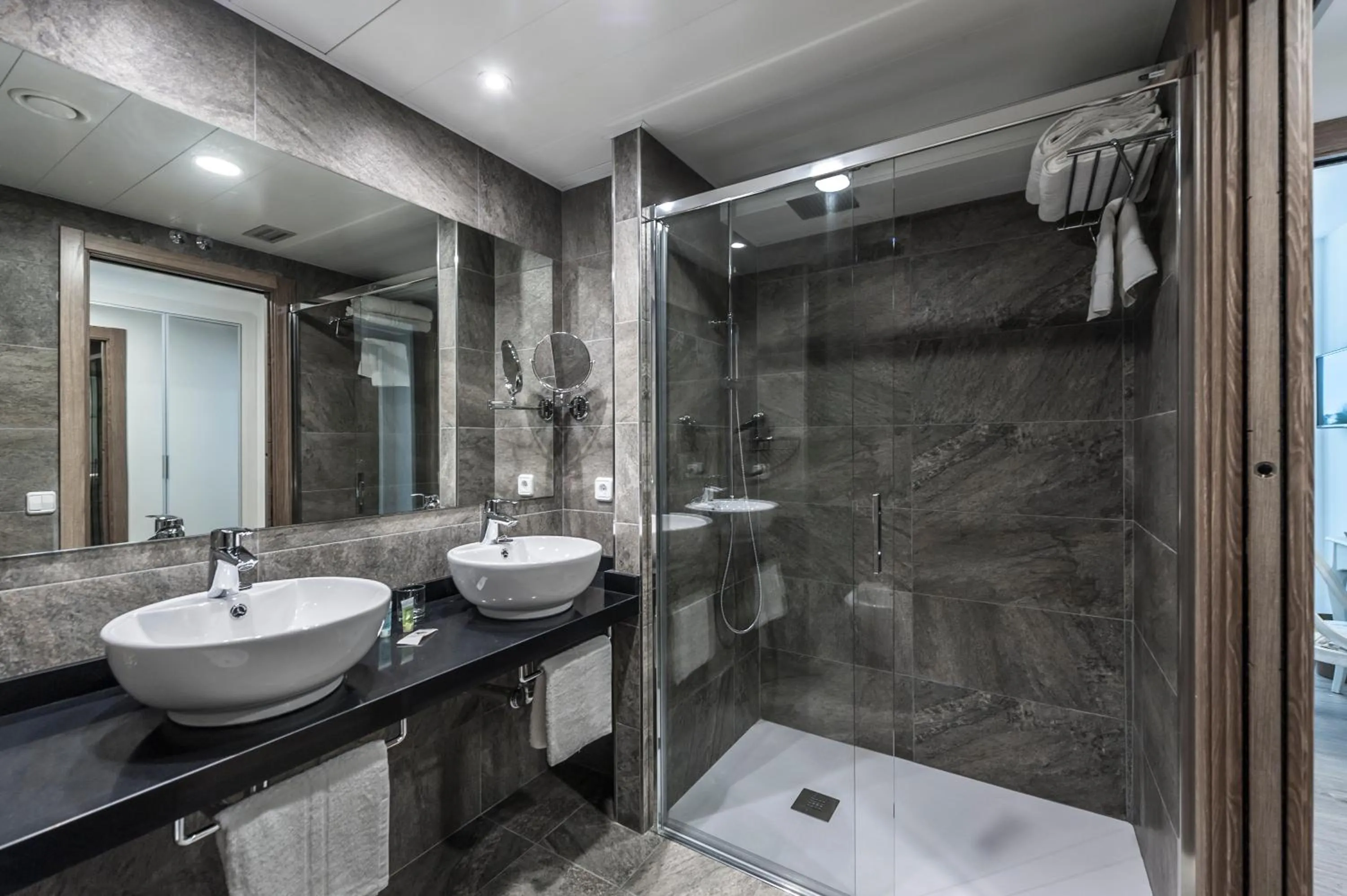 Bathroom in Suite Home Sardinero