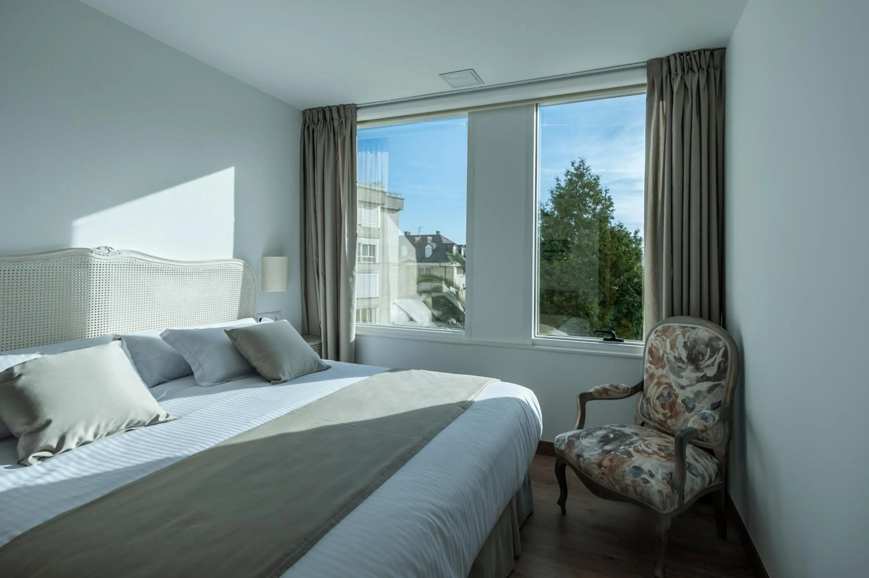 Bedroom, Bed in Suite Home Sardinero