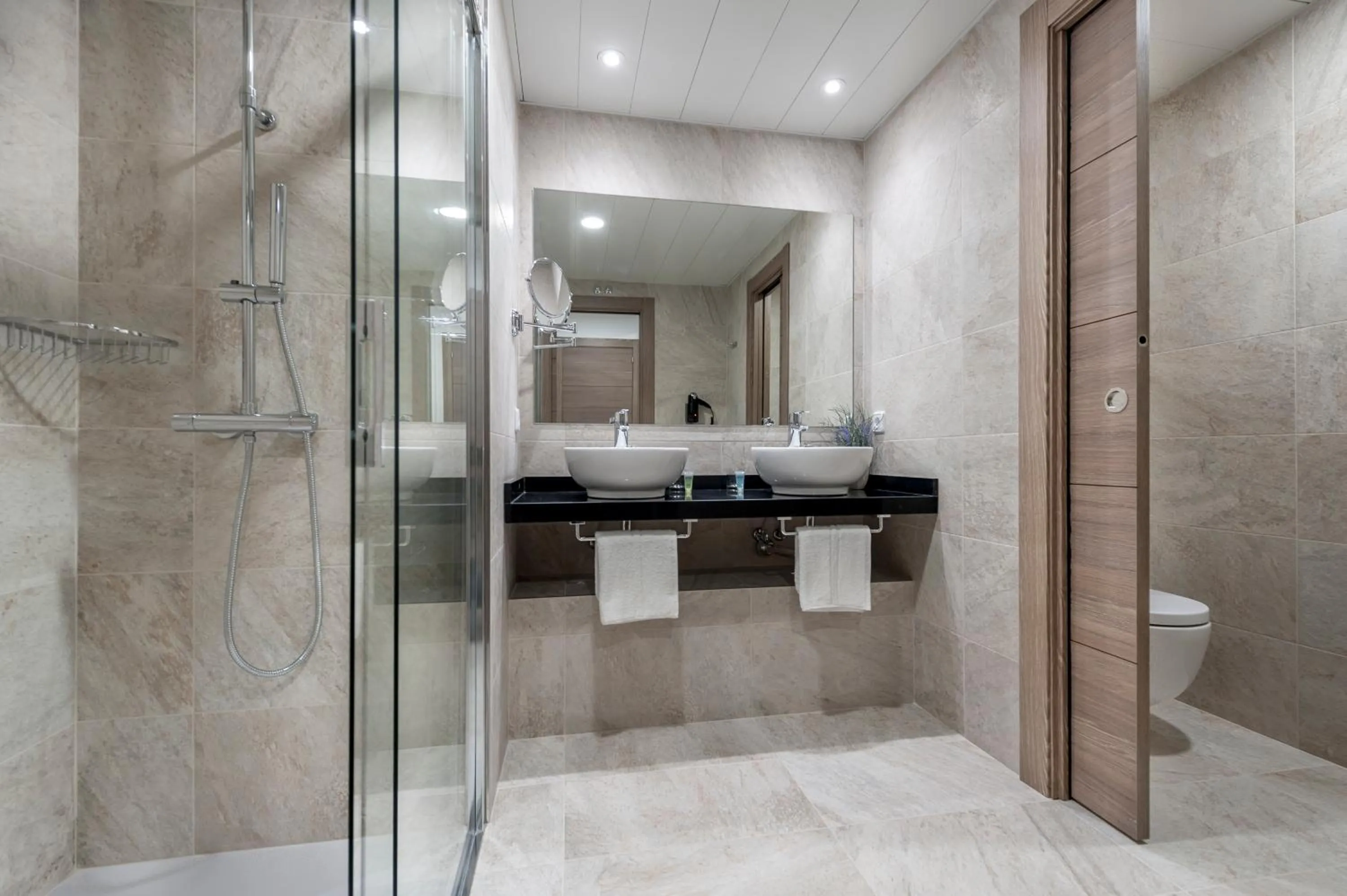 Bathroom in Suite Home Sardinero