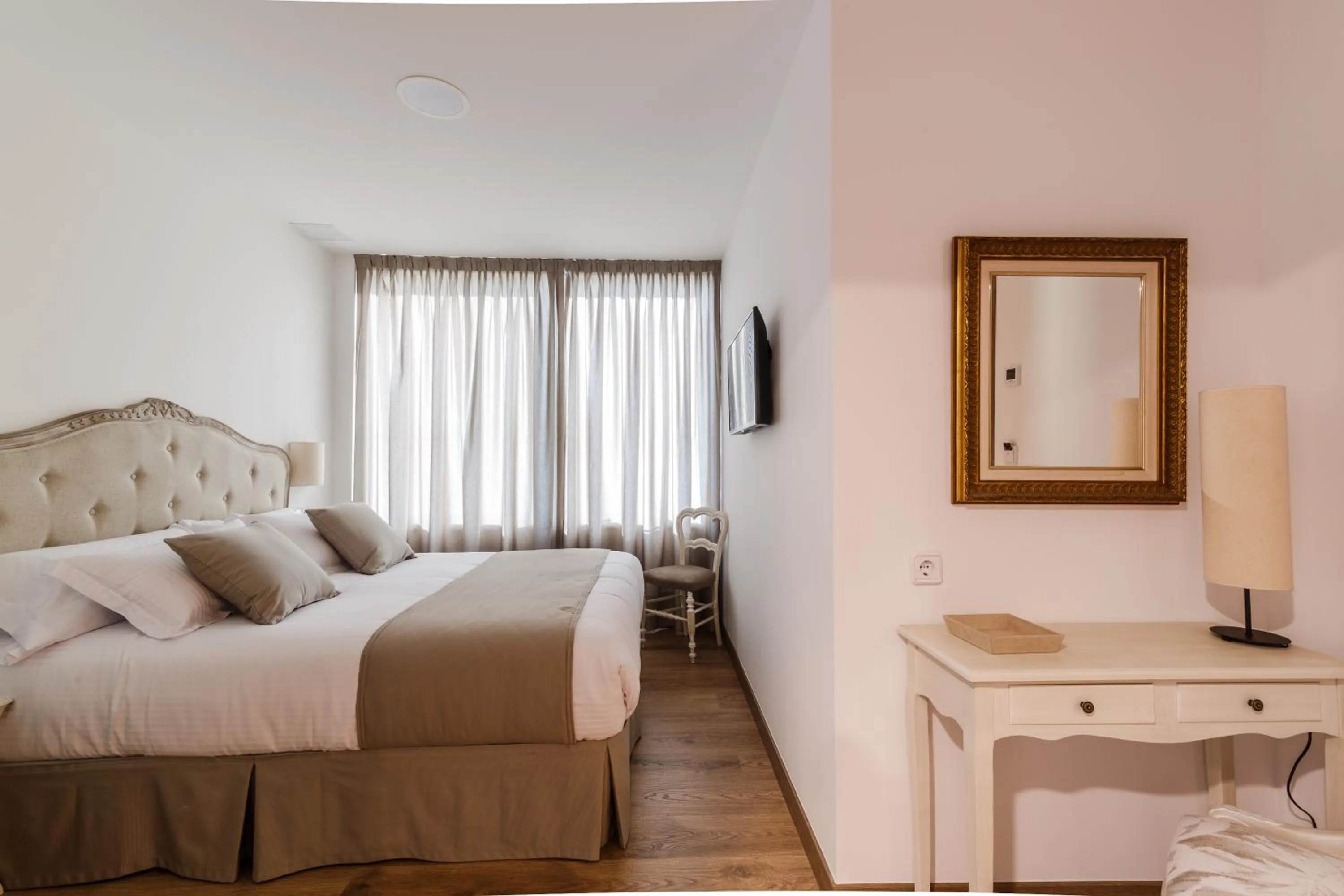 Bedroom, Bed in Suite Home Sardinero