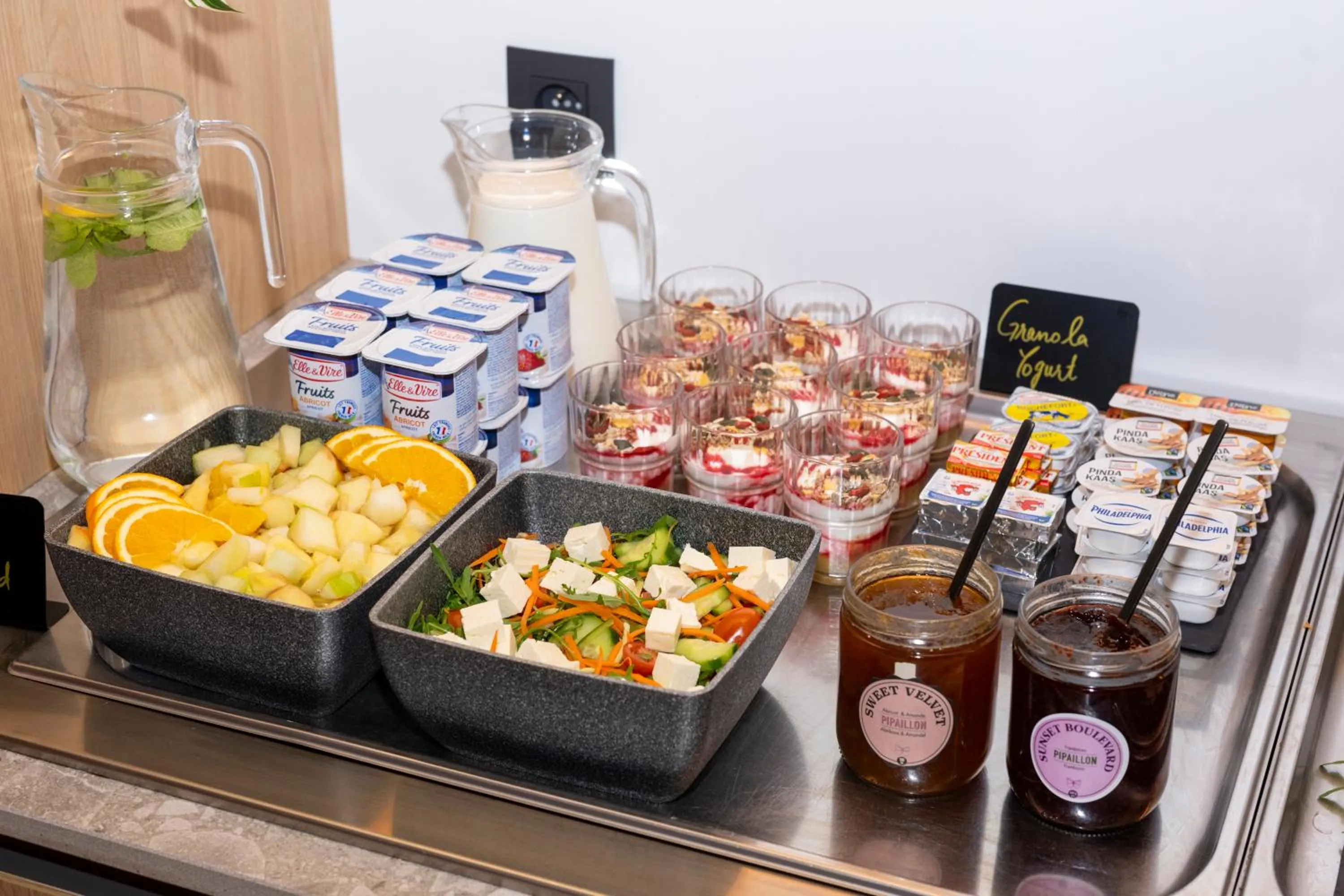 Buffet breakfast in Jill Hotel Brussels