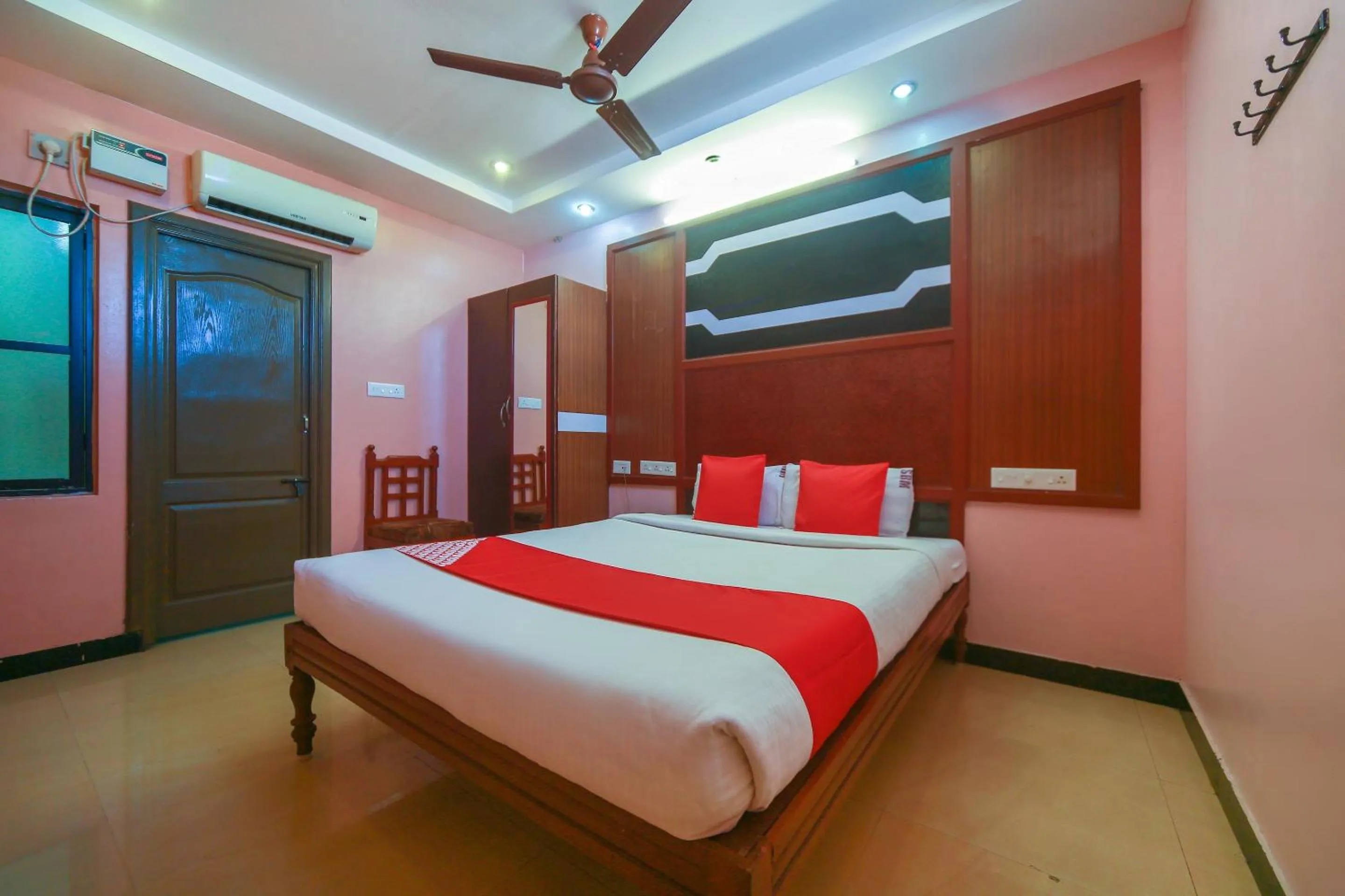 Hotel O Gnana S.R.M Residency