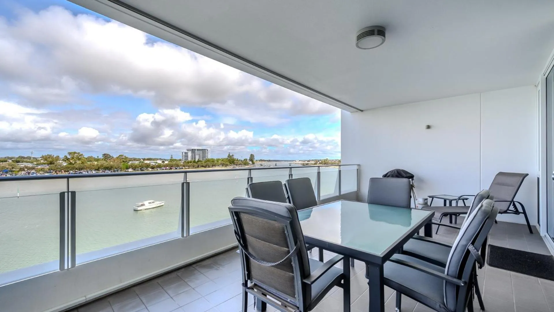 Two-Bedroom Apartment in Bridgepoint 502