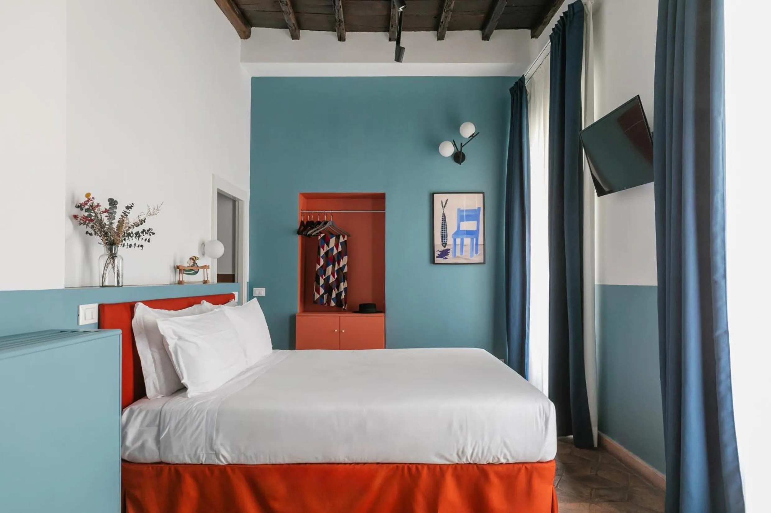 Bedroom, Bed in Passepartout