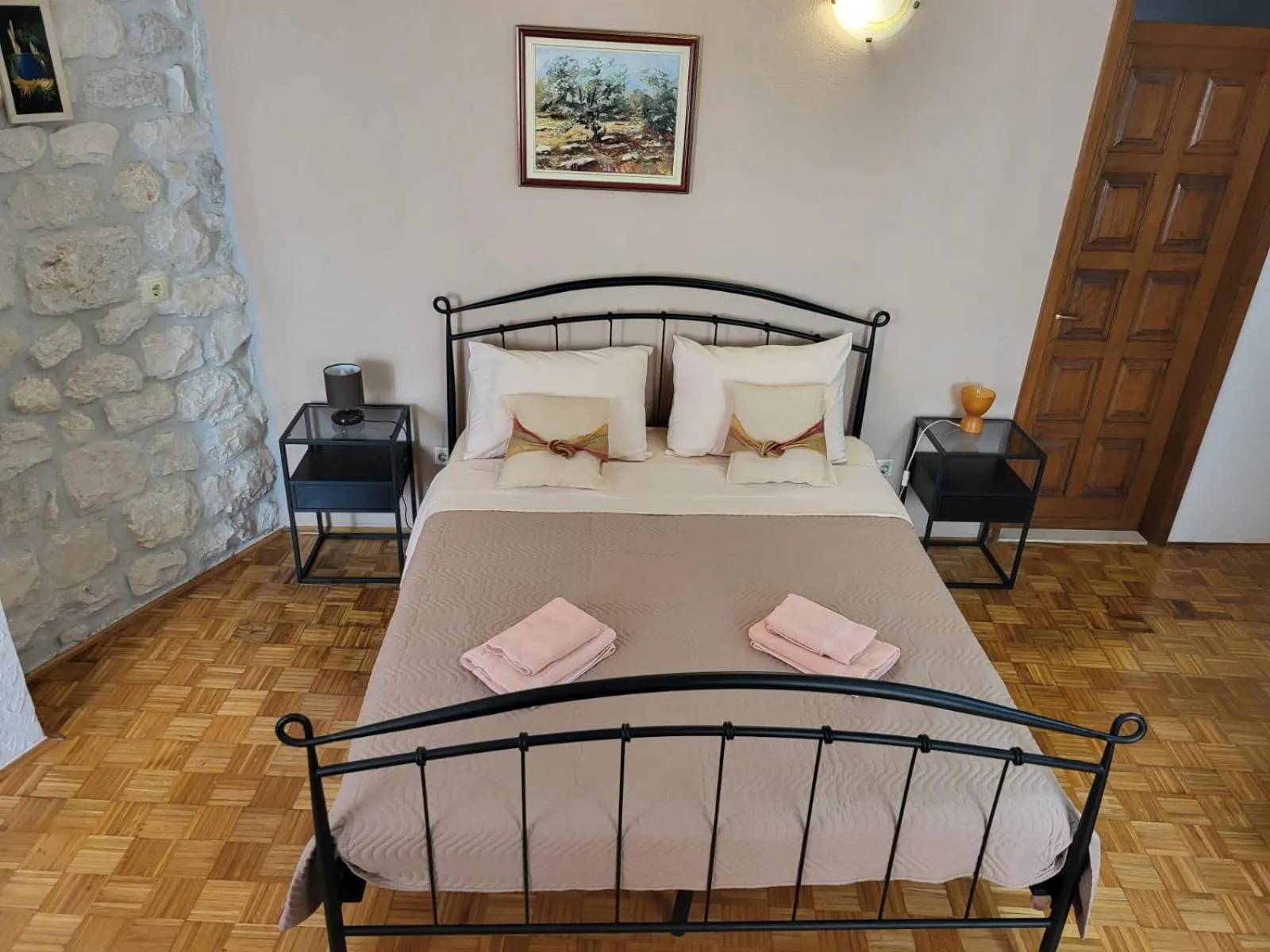 Bed in Palace Derossi