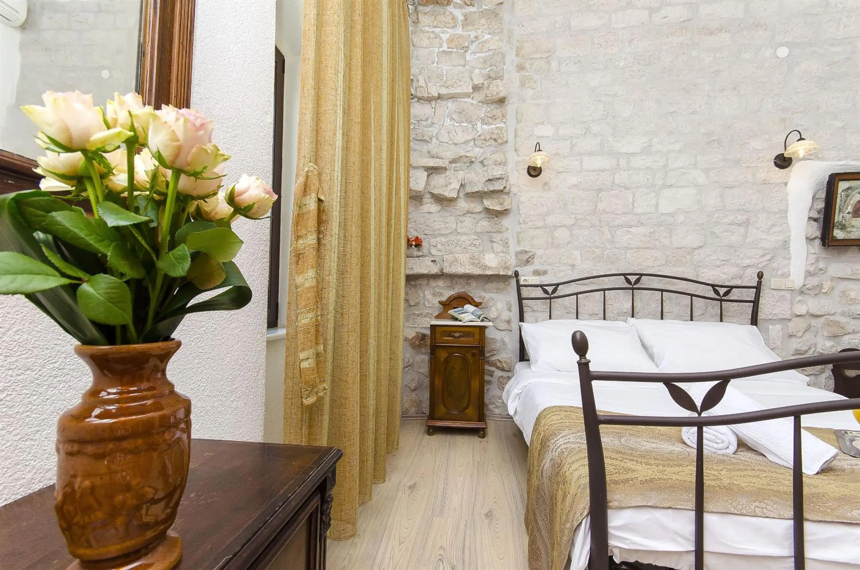 Bedroom, Bed in Palace Derossi